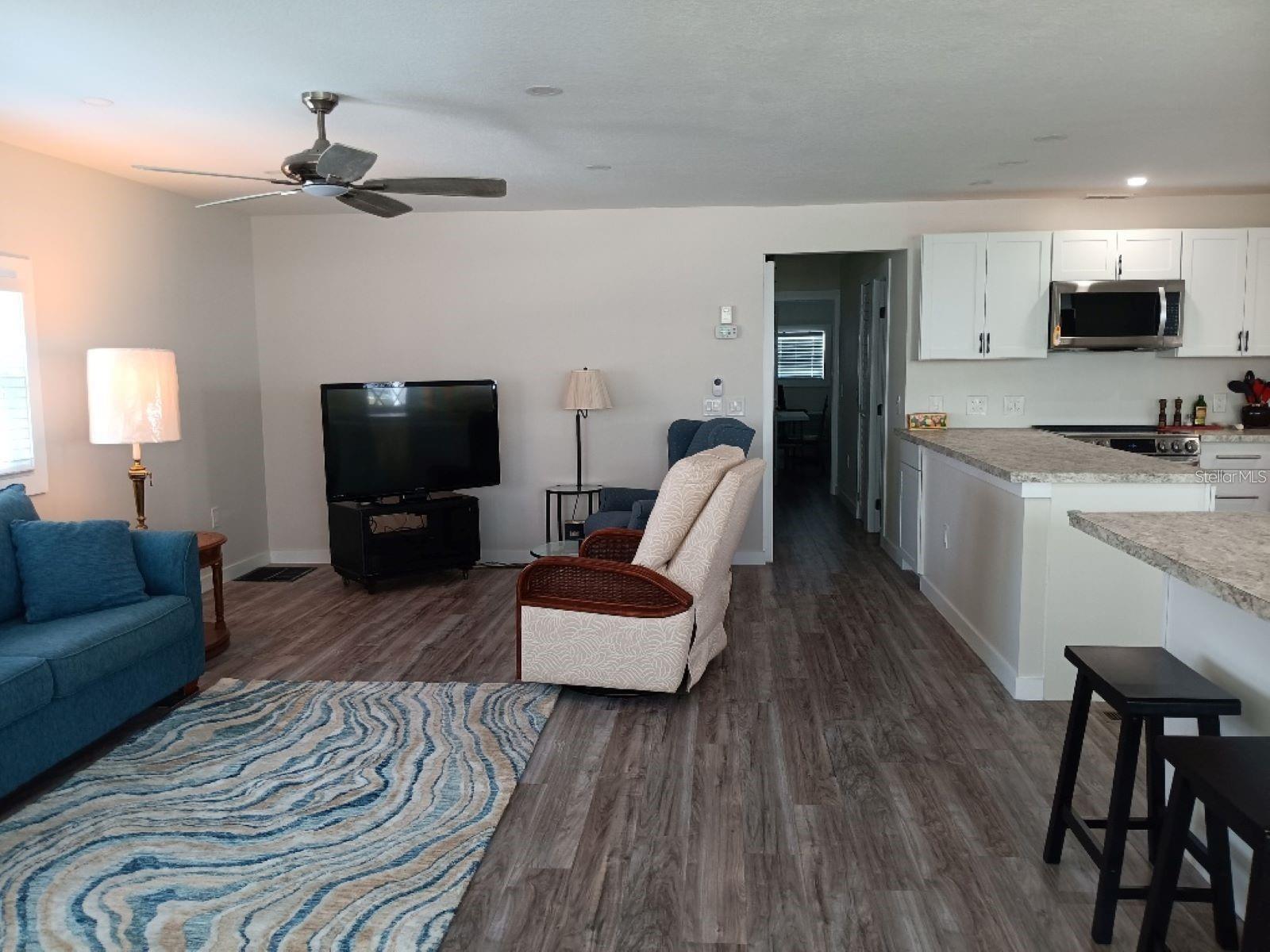 COUNTRY CLUB ESTATES - Residential