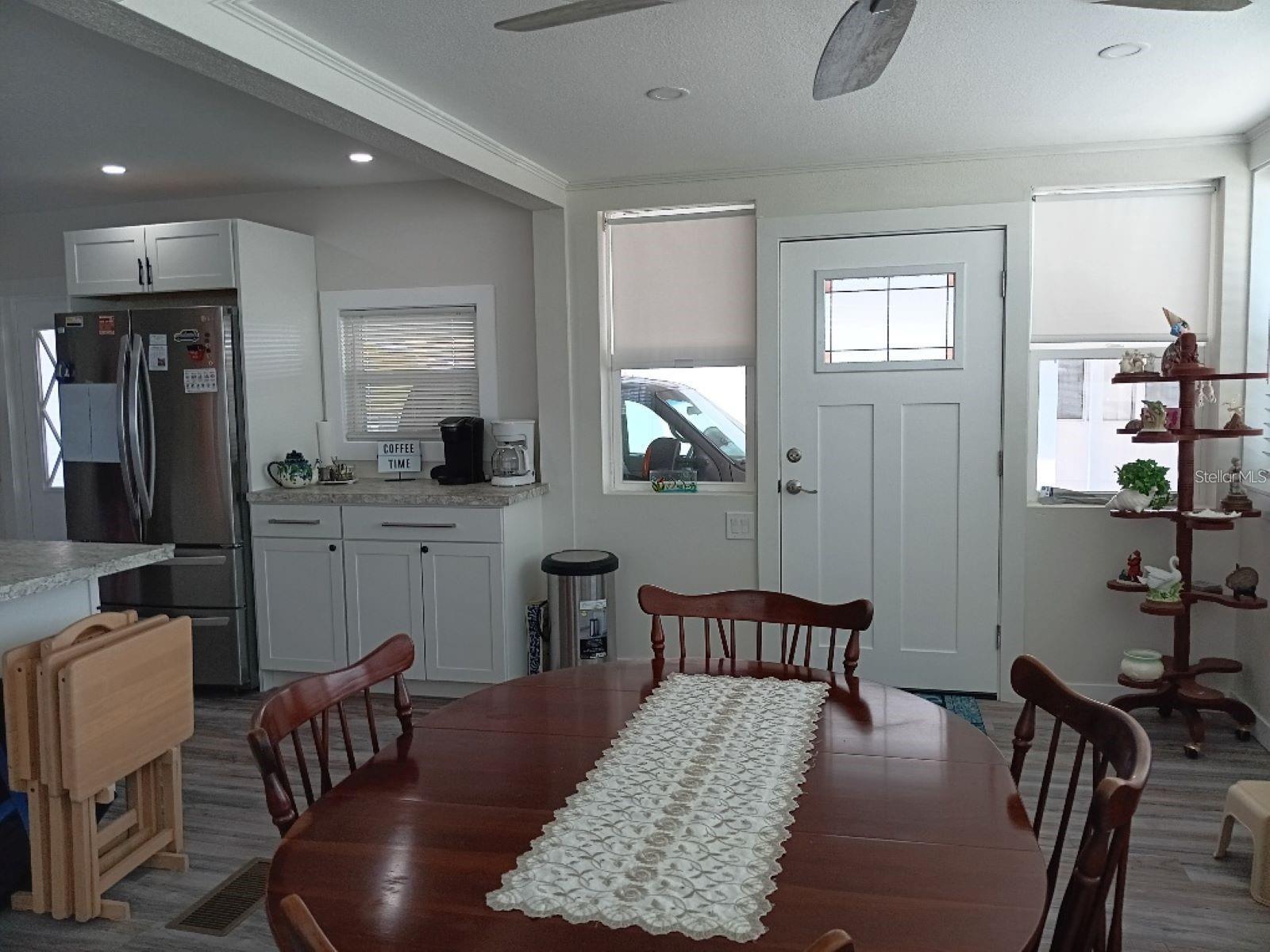 COUNTRY CLUB ESTATES - Residential