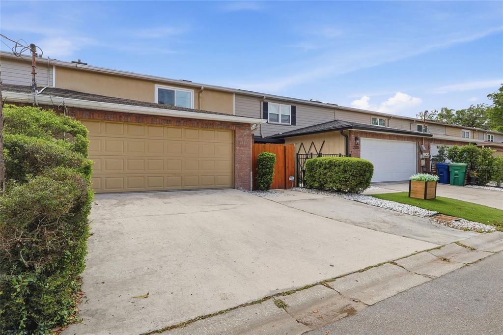 Photo of 2530 W Tennessee Avenue, Tampa, FL 33629 (MLS # TB8494767)