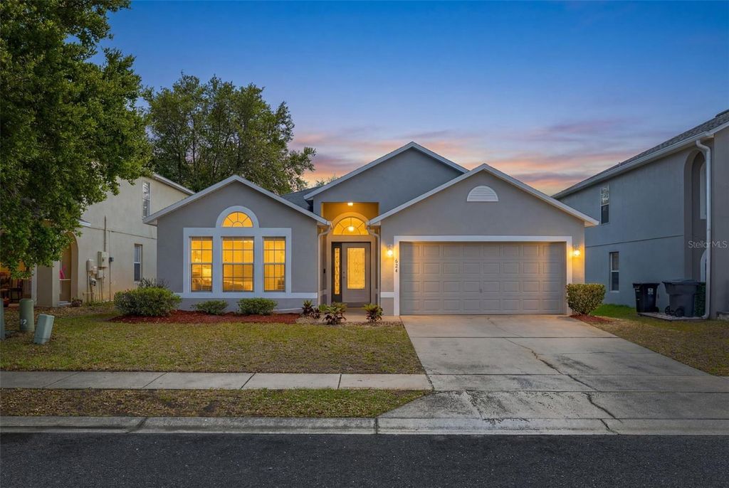 Photo of 624 Blake Avenue, Davenport, FL 33897 (MLS # S5147005)