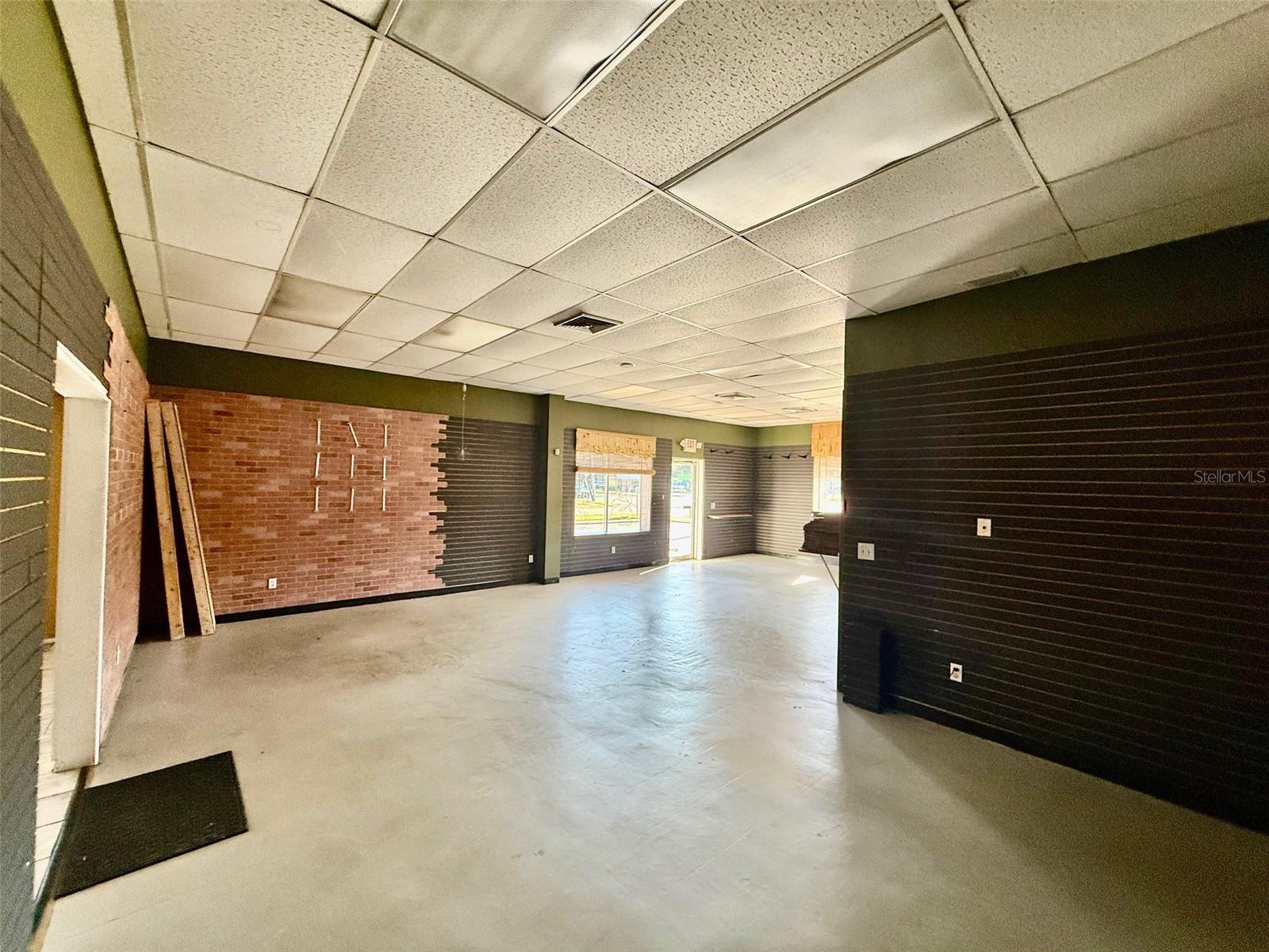 ANDERSONS NEW SMYRNA - Commercial Sale