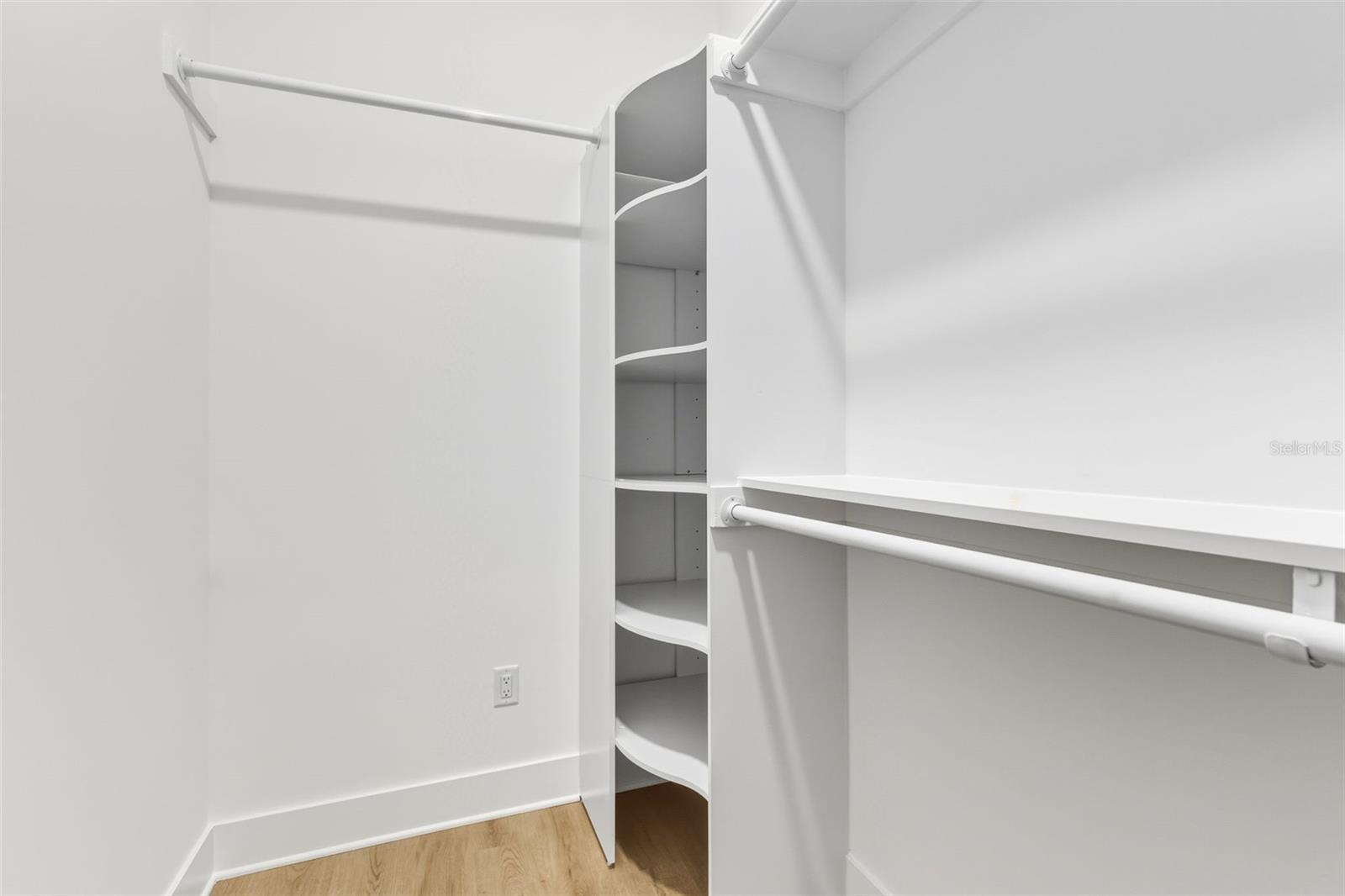 MAC DILL HEIGHTS - Residential