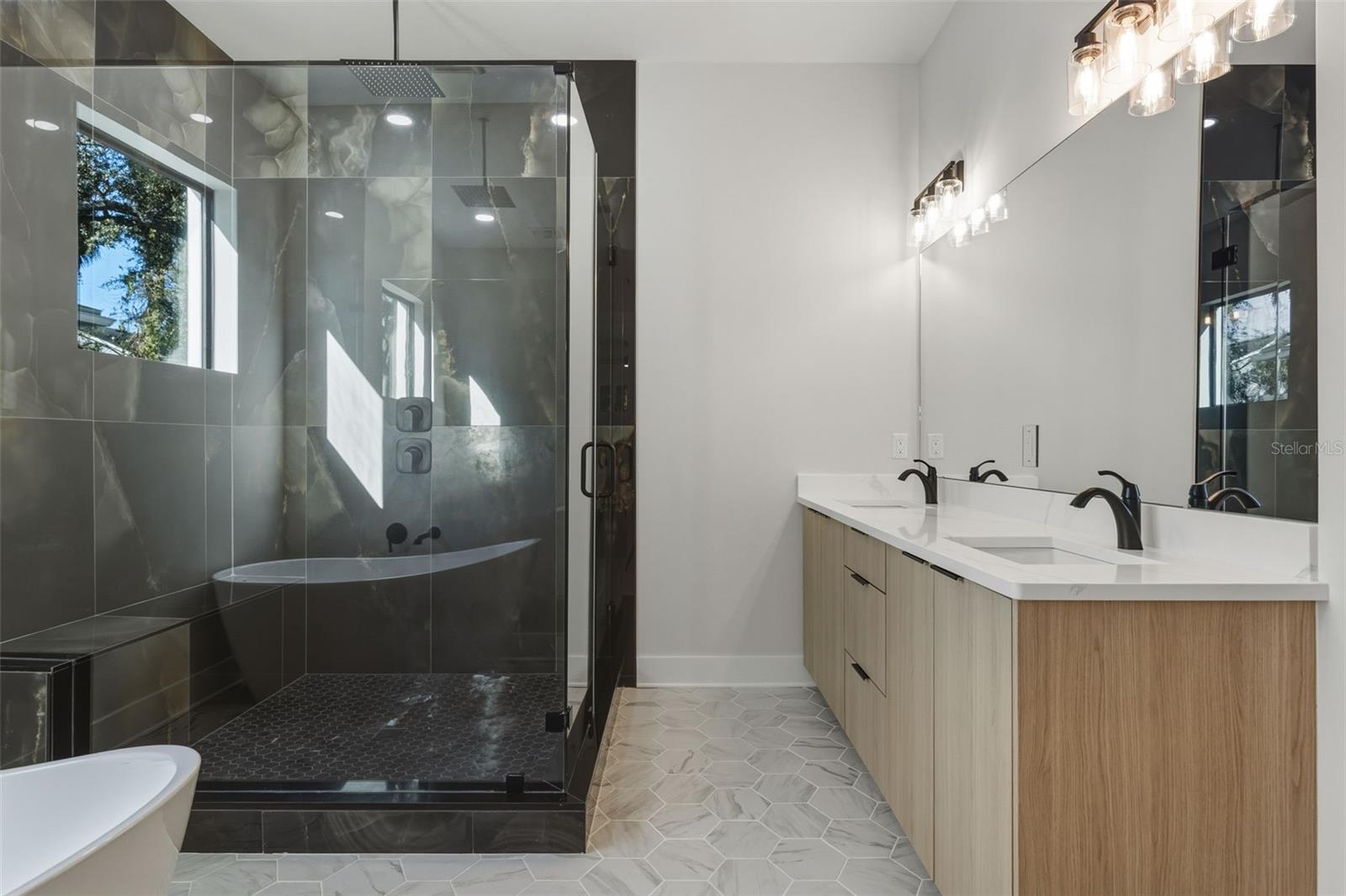 MAC DILL HEIGHTS - Residential