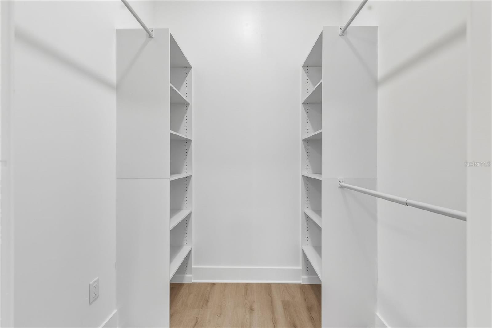 MAC DILL HEIGHTS - Residential