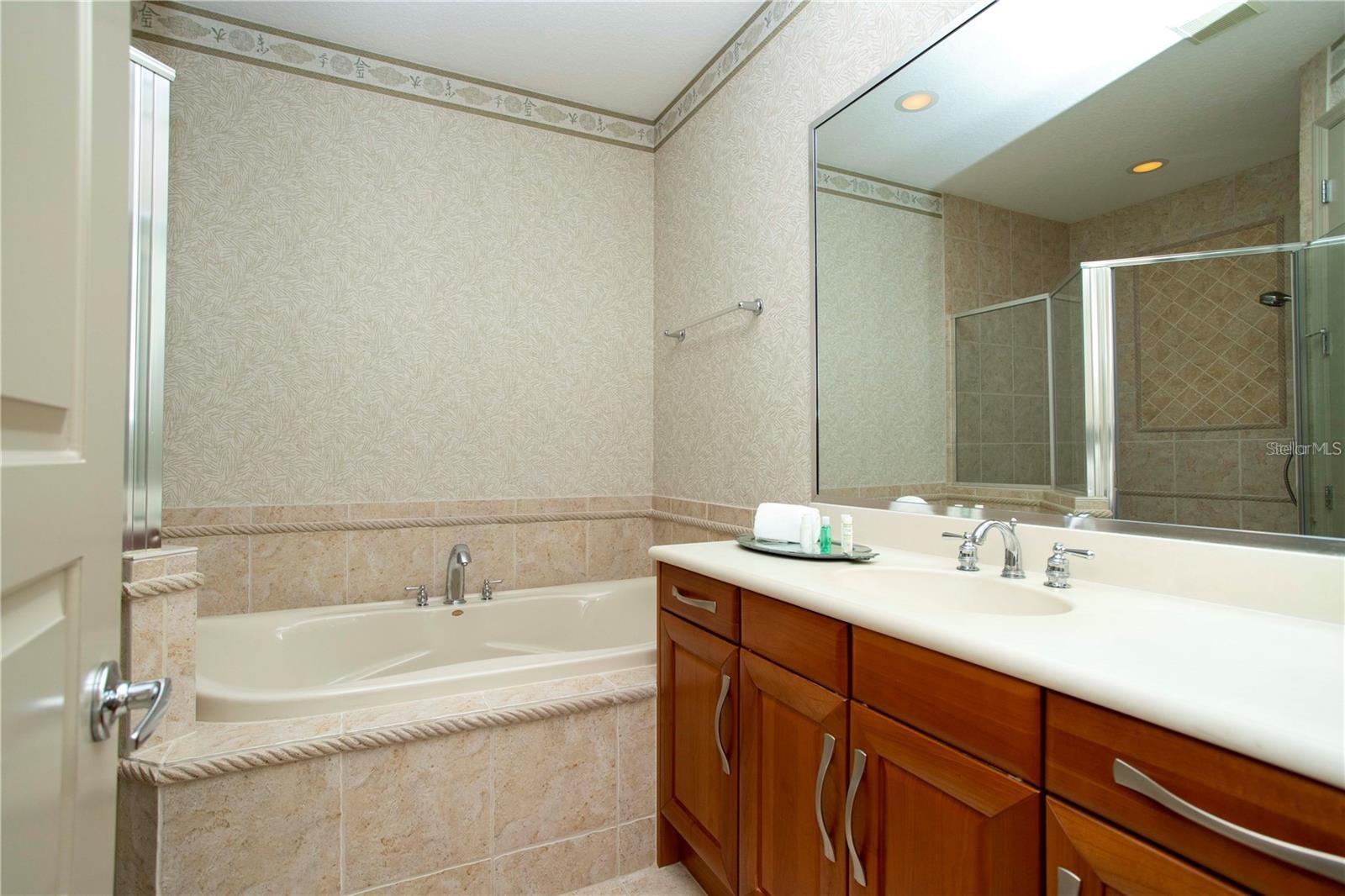 VIZCAYA PH 02 46/78 - Residential Lease