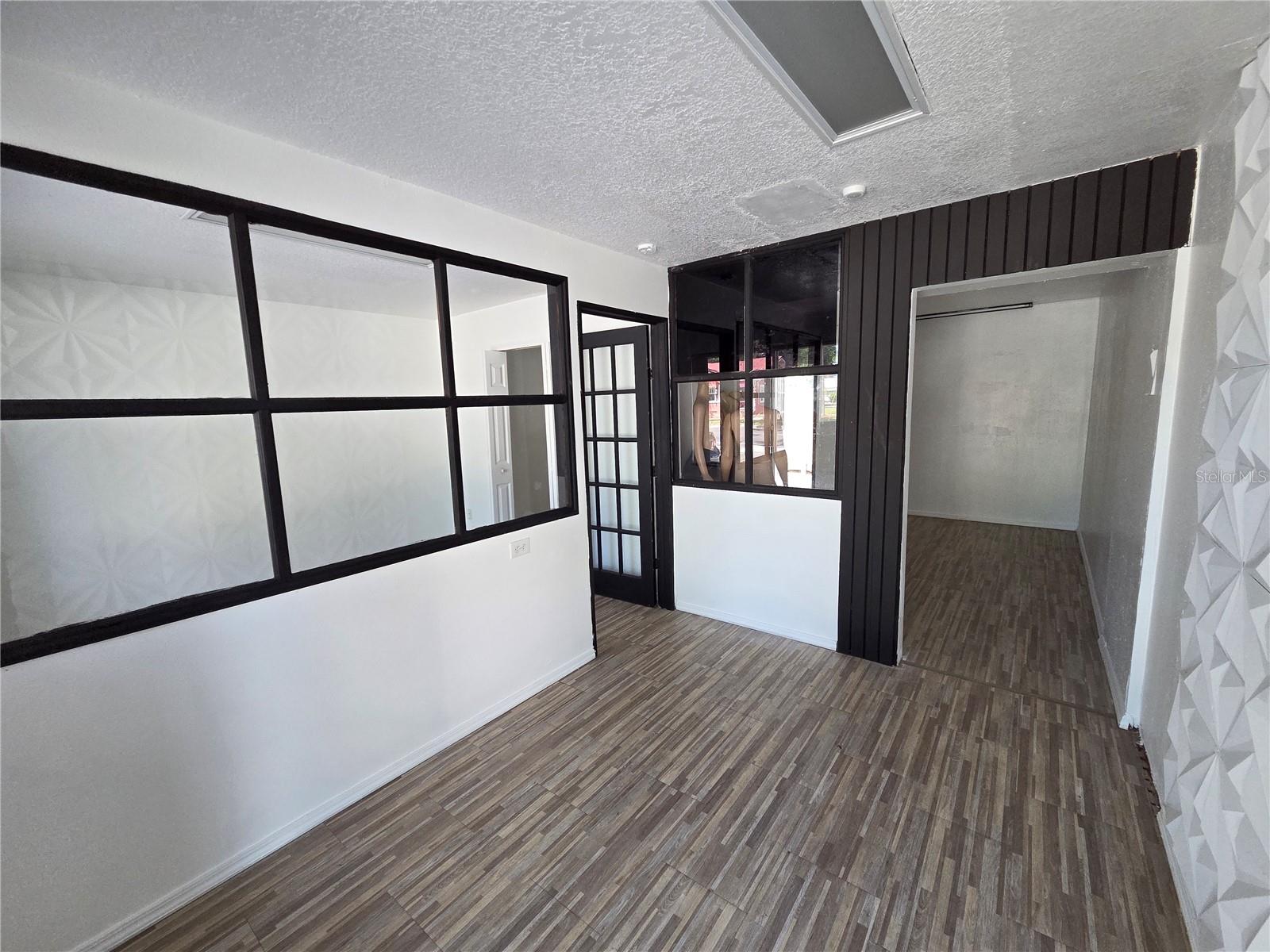 820 N MAIN STREET