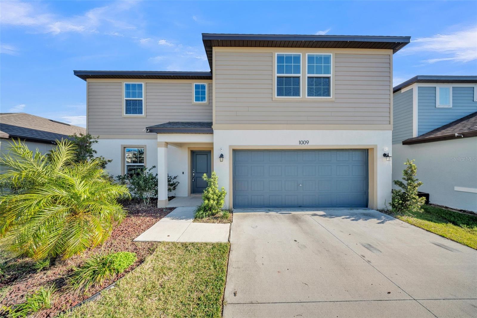 1009 GOLDEN SHINER AVENUE