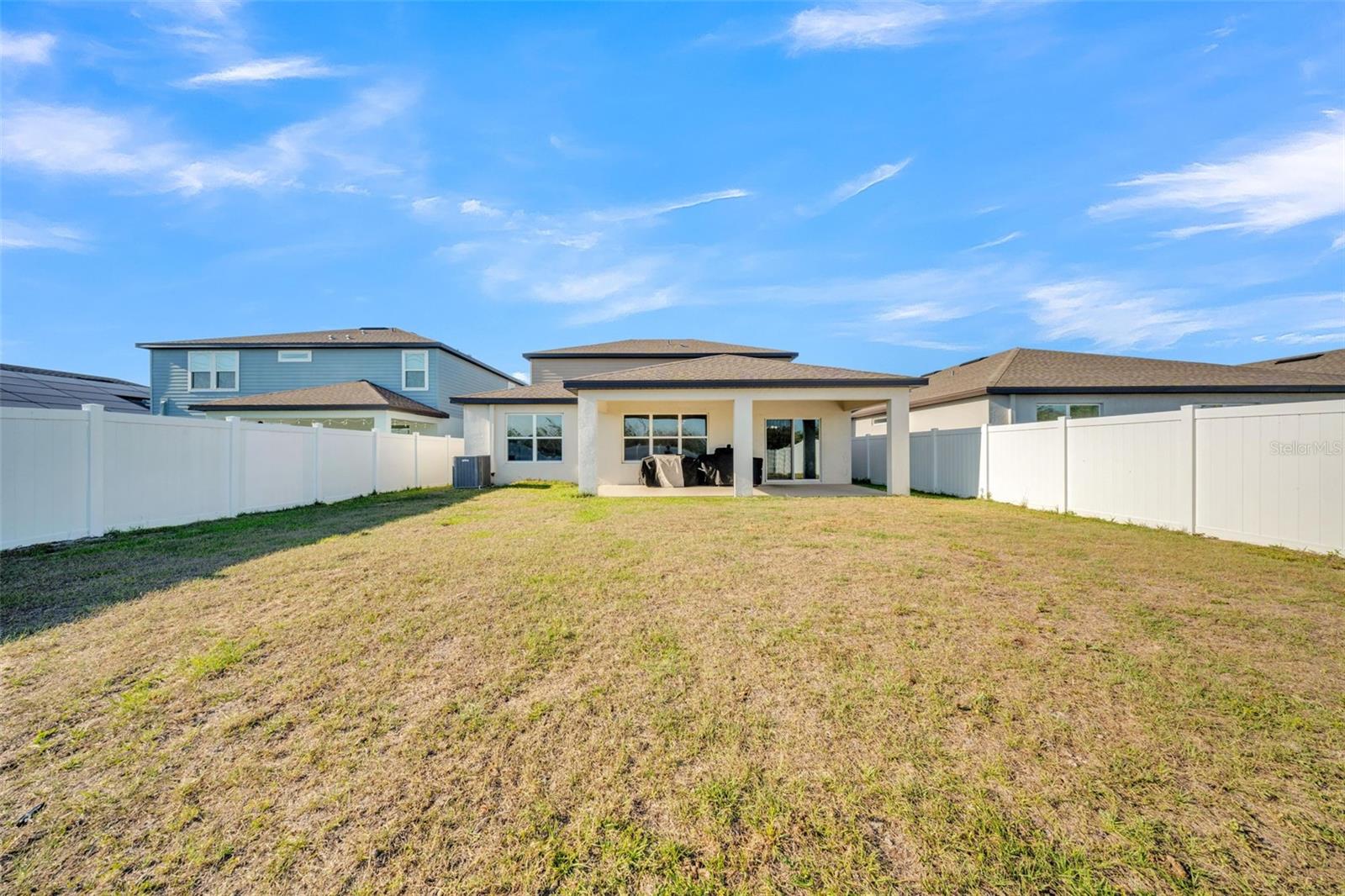 1009 GOLDEN SHINER AVENUE