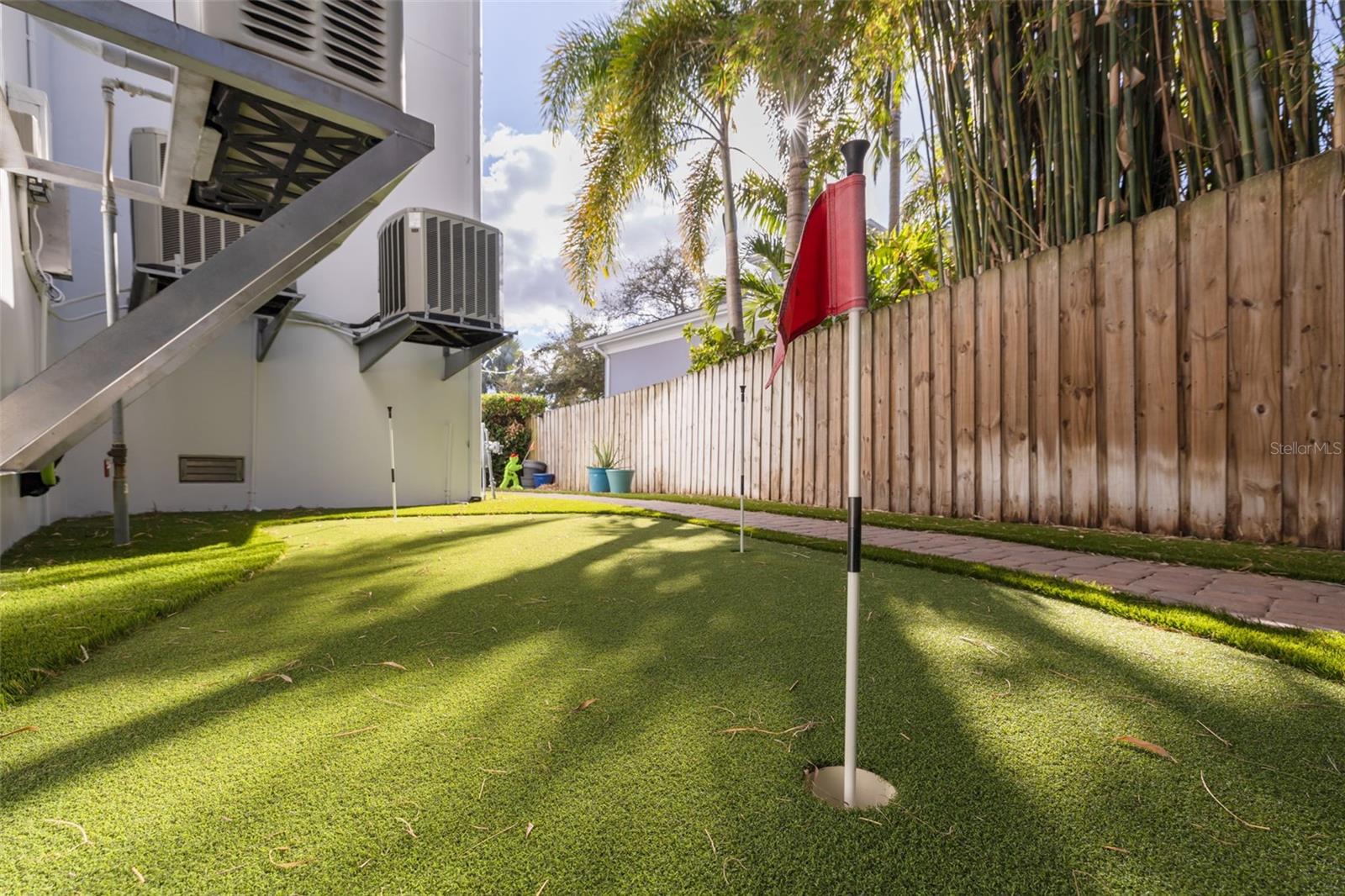 DAVIS ISLANDS PB10 PG52 TO 57 - Residential