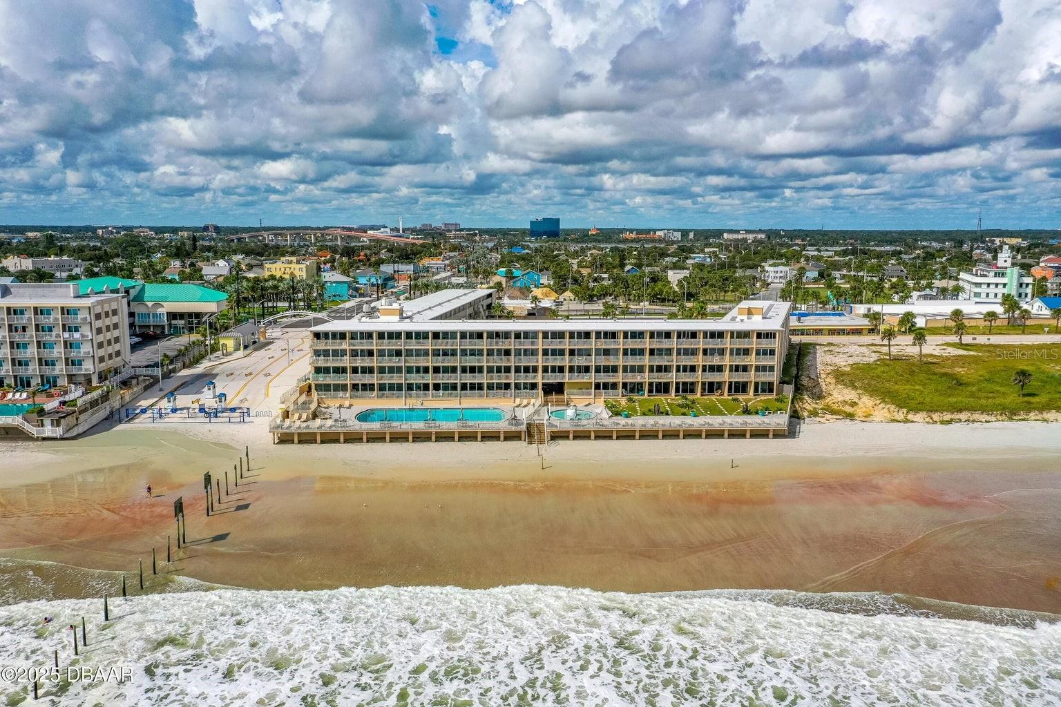 DAYTONA INN BEACH RESIDENCE - Residential