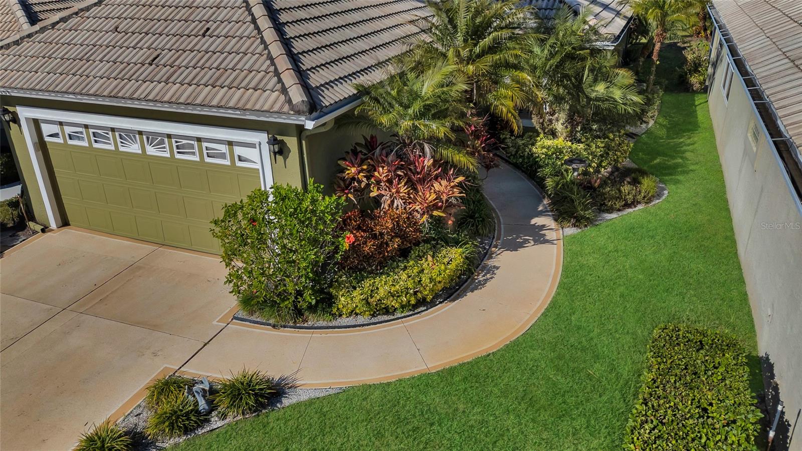 9008 HEATHLAND COURT