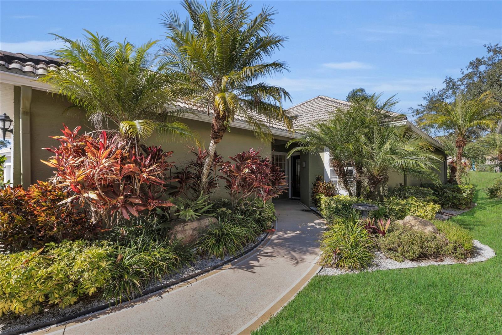 9008 HEATHLAND COURT