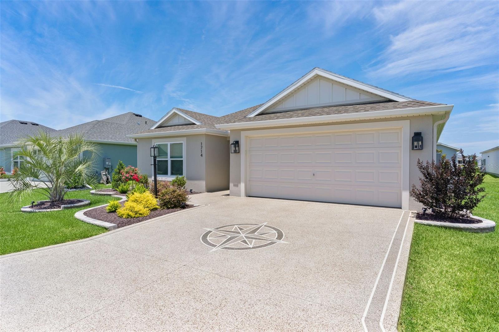 1714 MCMURTRIE LOOP