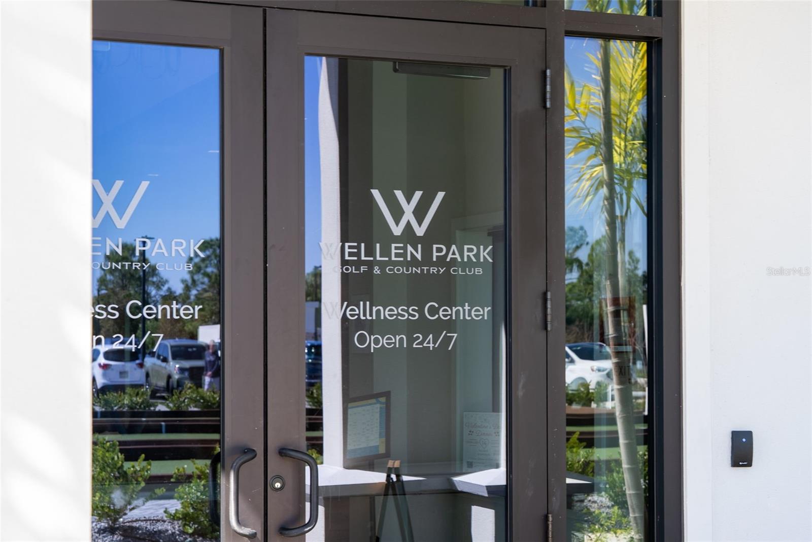 WELLEN PARK GOLF & COUNTRY CLUB - Residential