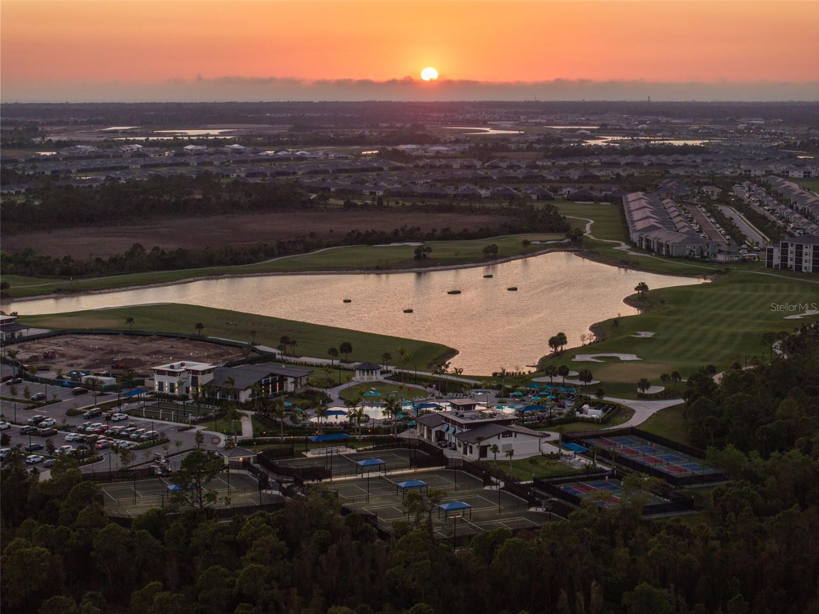 WELLEN PARK GOLF & COUNTRY CLUB - Residential