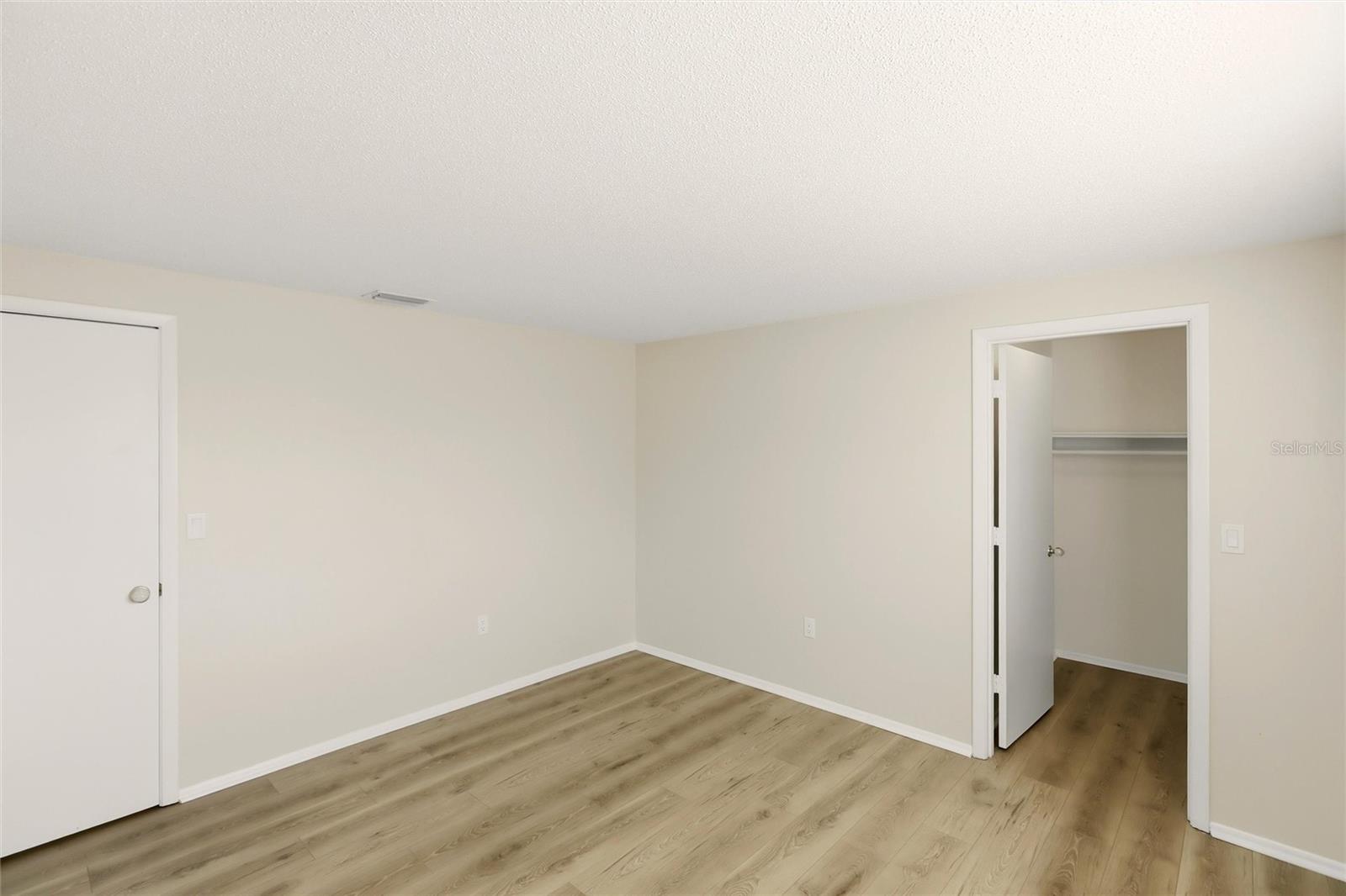 SOUTH VENICE - Residential