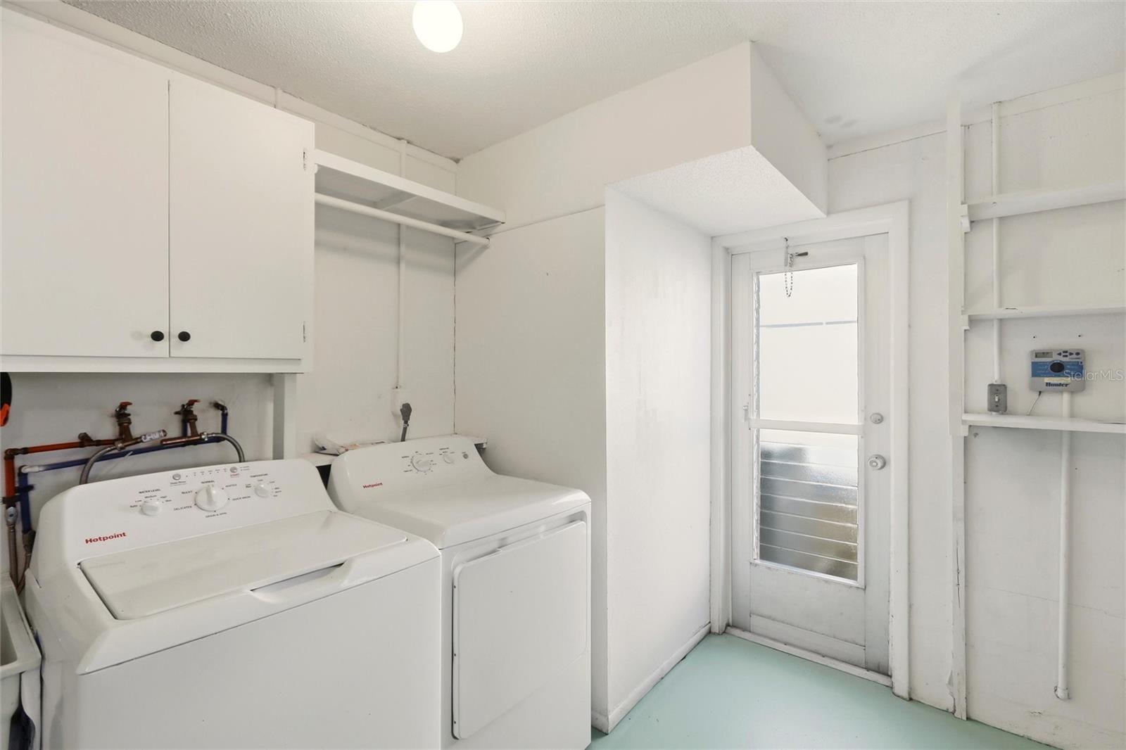 SOUTH VENICE - Residential