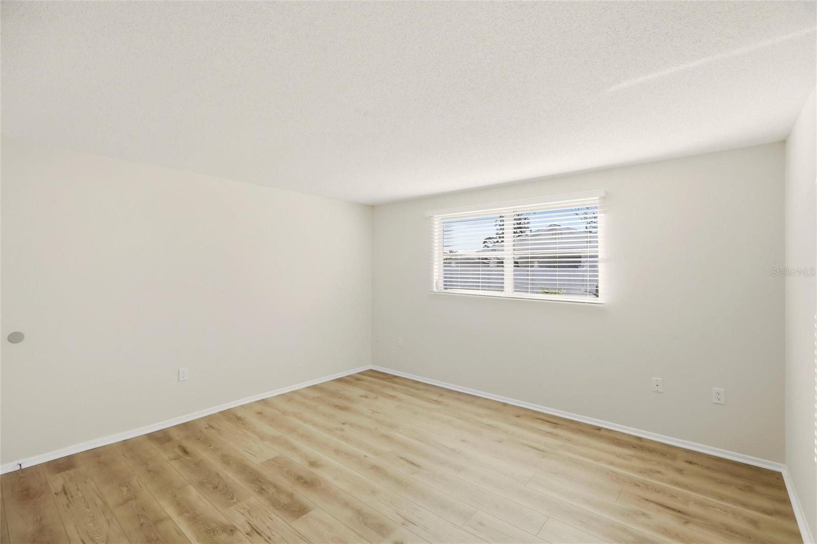 SOUTH VENICE - Residential