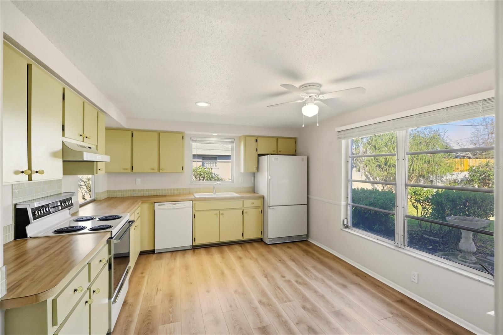 SOUTH VENICE - Residential