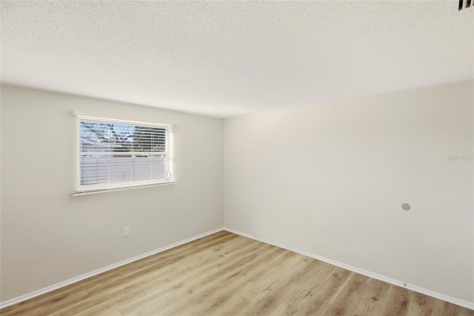 SOUTH VENICE - Residential