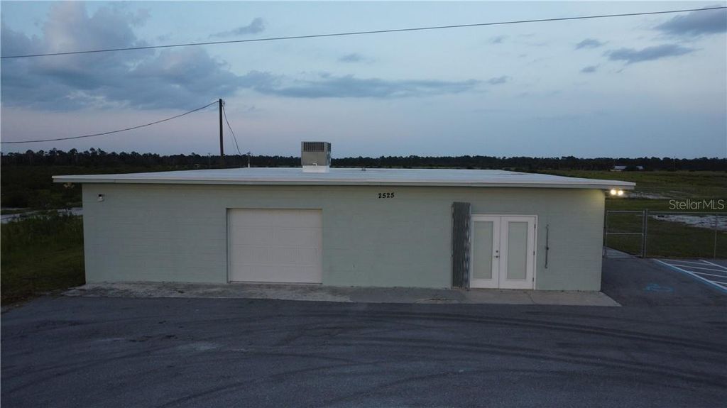 Photo of 2525 Us 27 S, Lake Placid, FL 33852 (MLS # L4956906)
