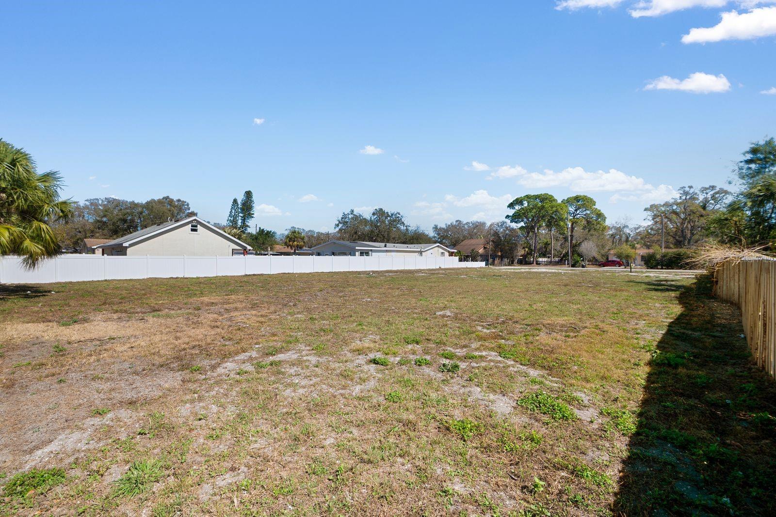 PINELLAS PARK - Land