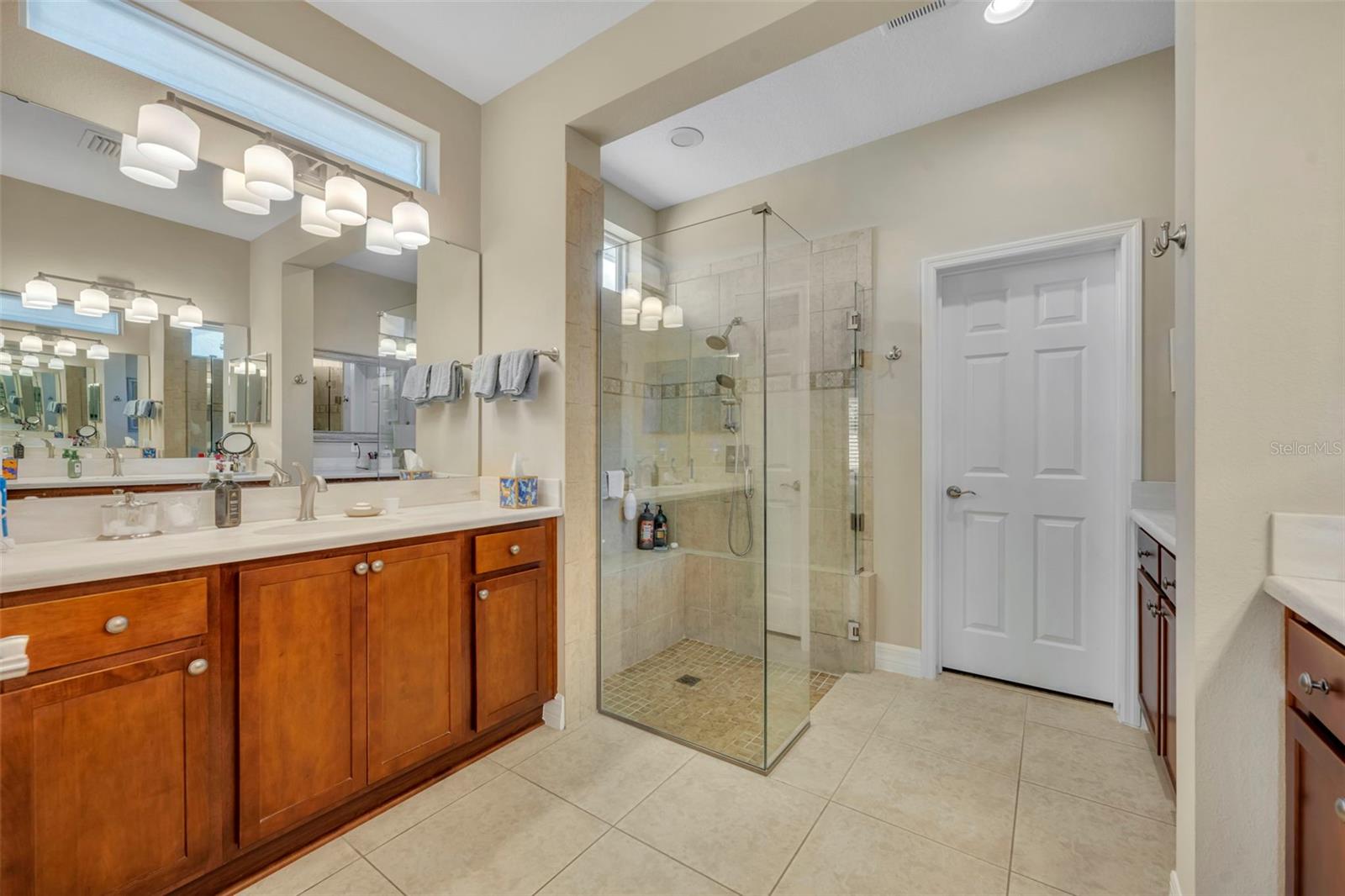 CASCADES/GROVELAND PH 1 - Residential