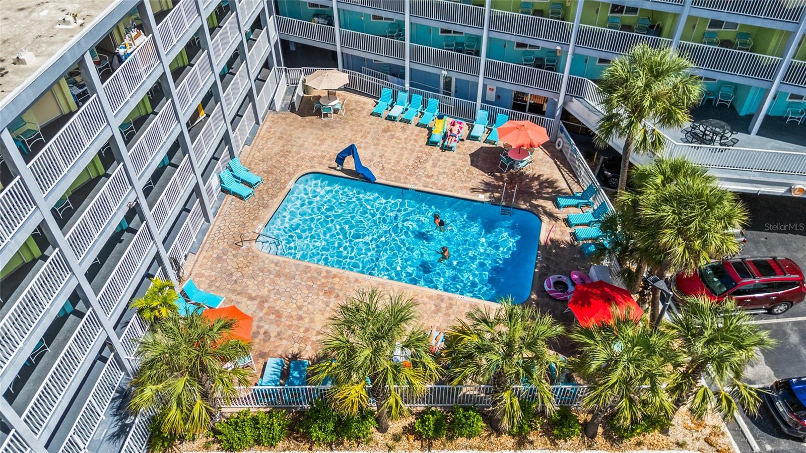 PELICAN POINTE ON CLEARWATER BEACH CONDO - Residential