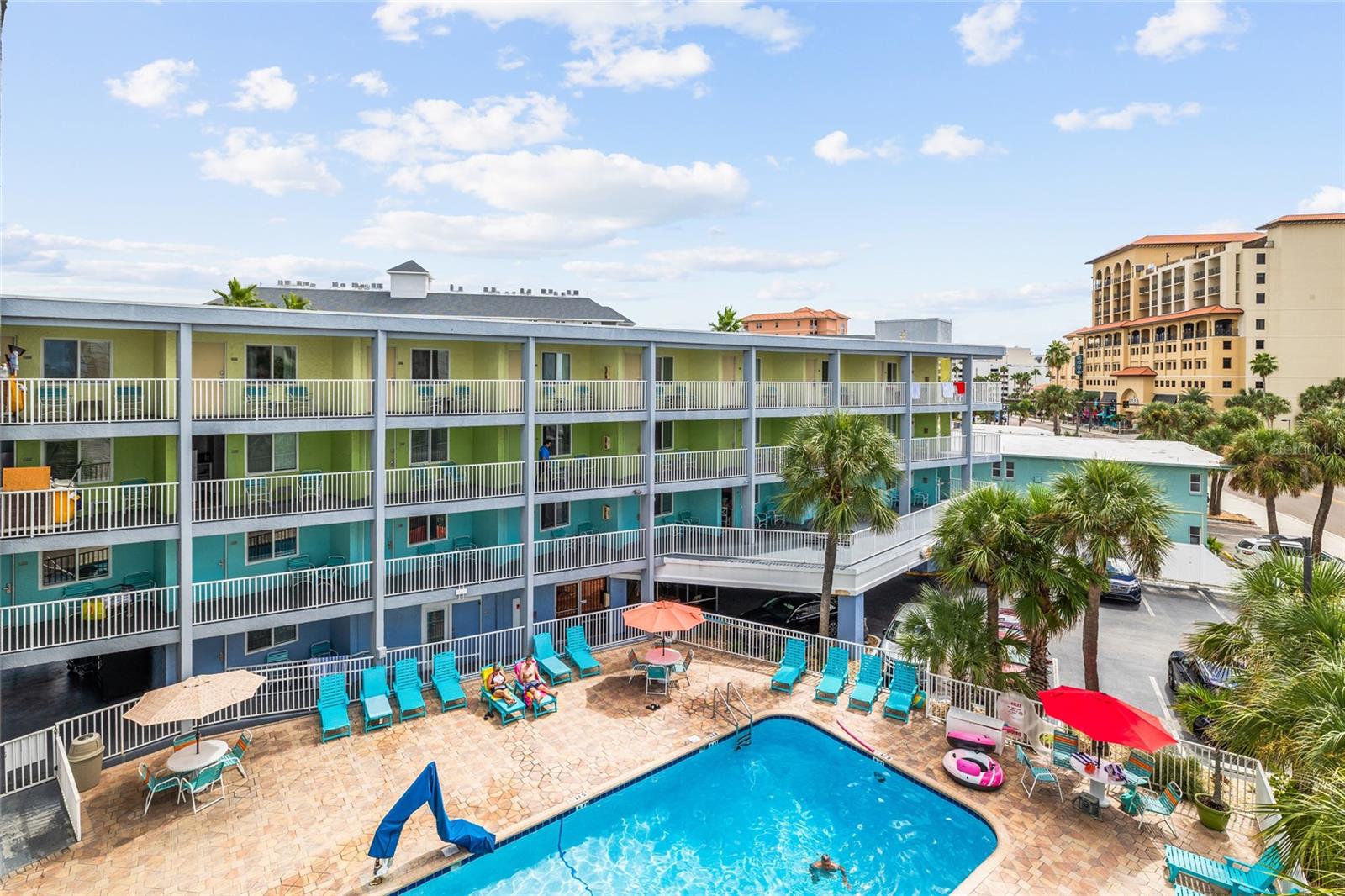 PELICAN POINTE ON CLEARWATER BEACH CONDO - Residential