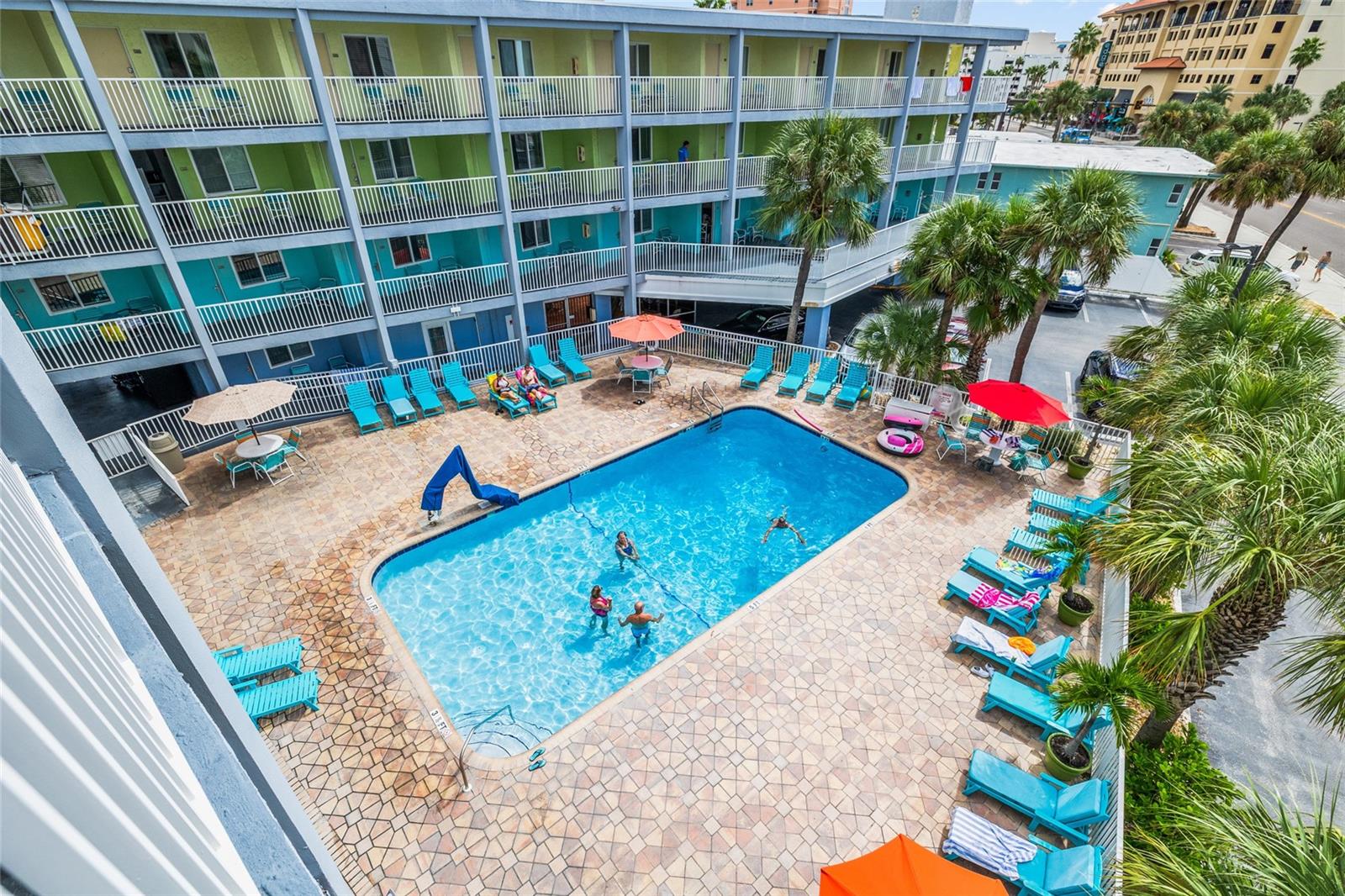 PELICAN POINTE ON CLEARWATER BEACH CONDO - Residential