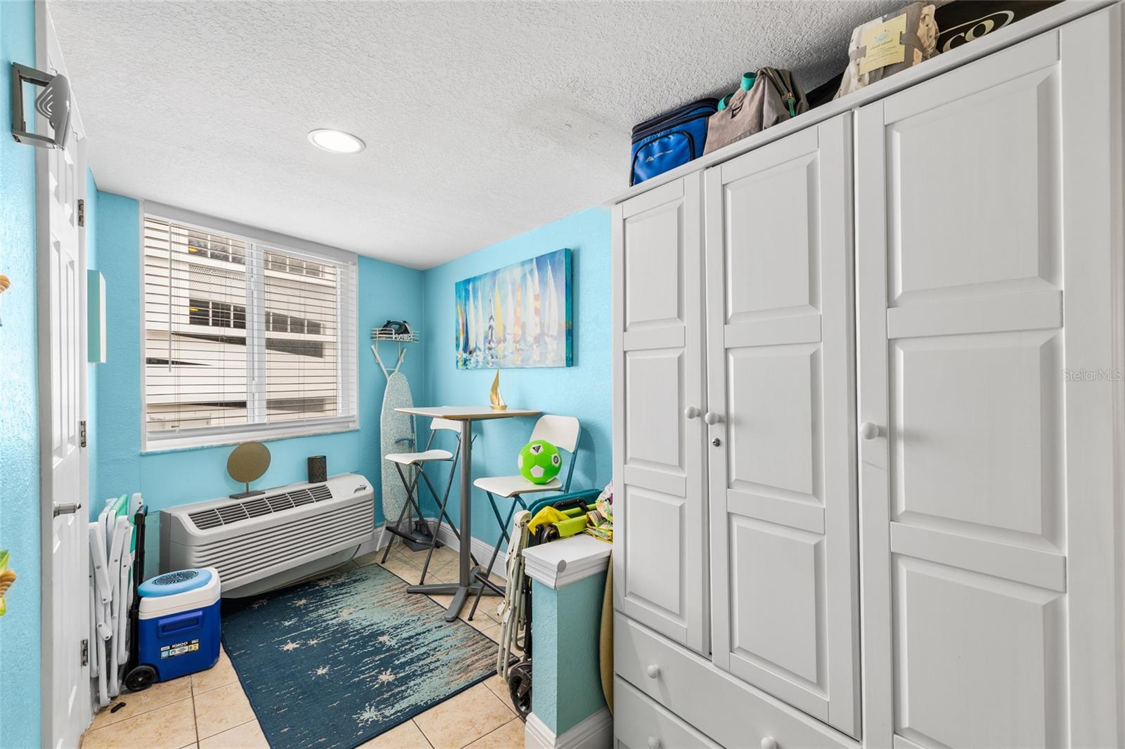 PELICAN POINTE ON CLEARWATER BEACH CONDO - Residential