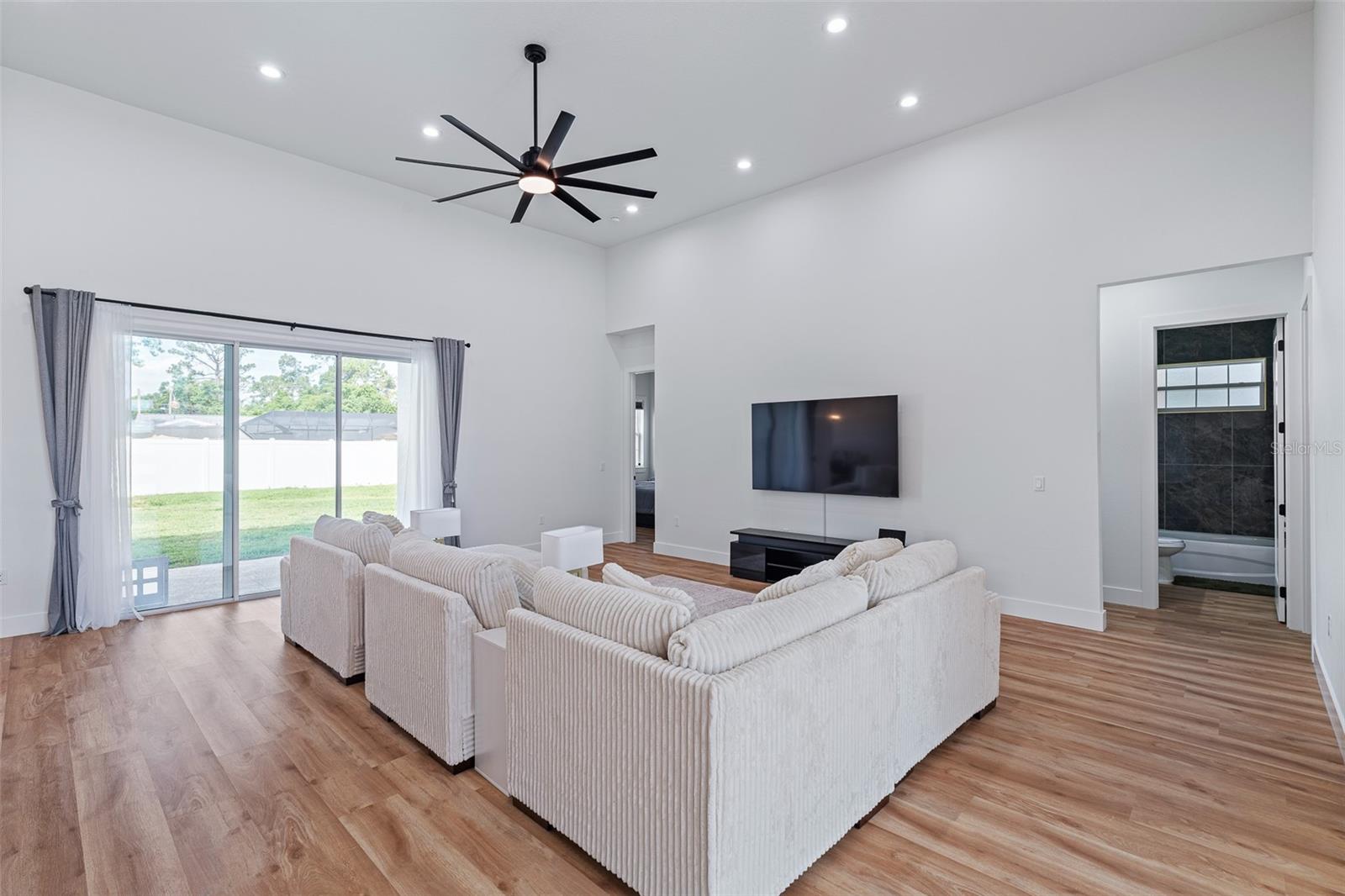 PALM COAST SEC 07 - Residential Lease