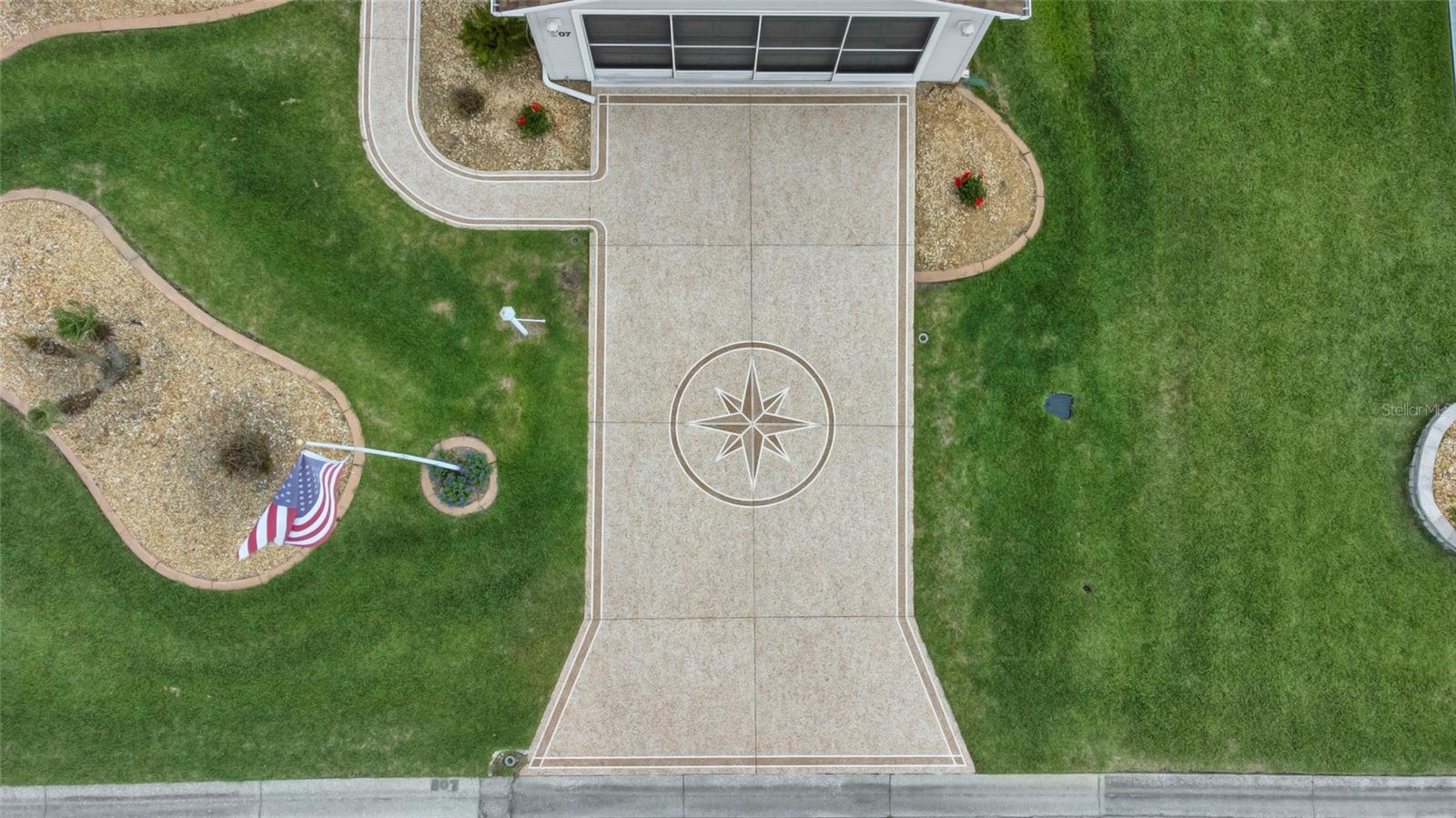 807 CAMINO DEL REY DRIVE