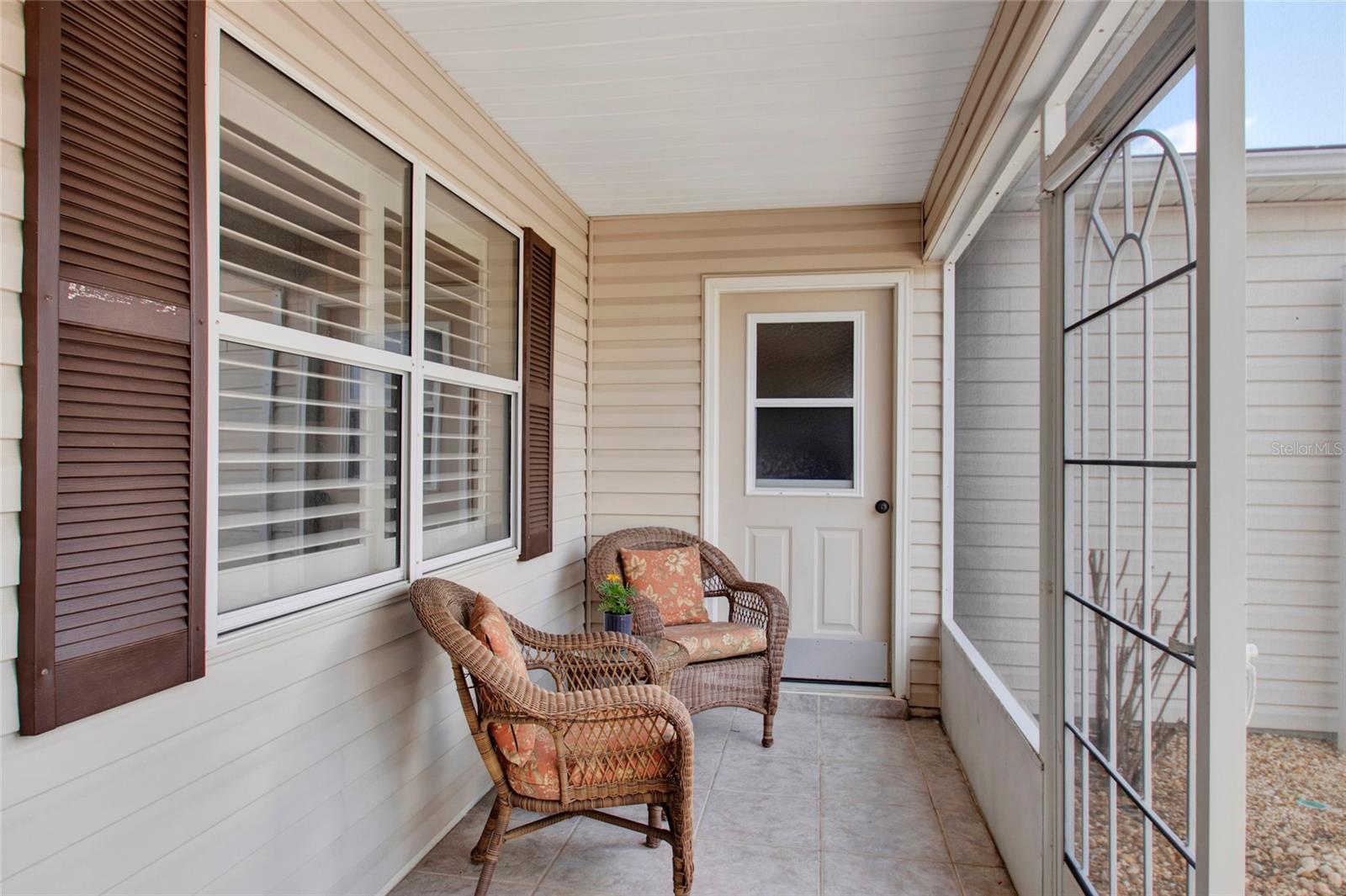 807 CAMINO DEL REY DRIVE