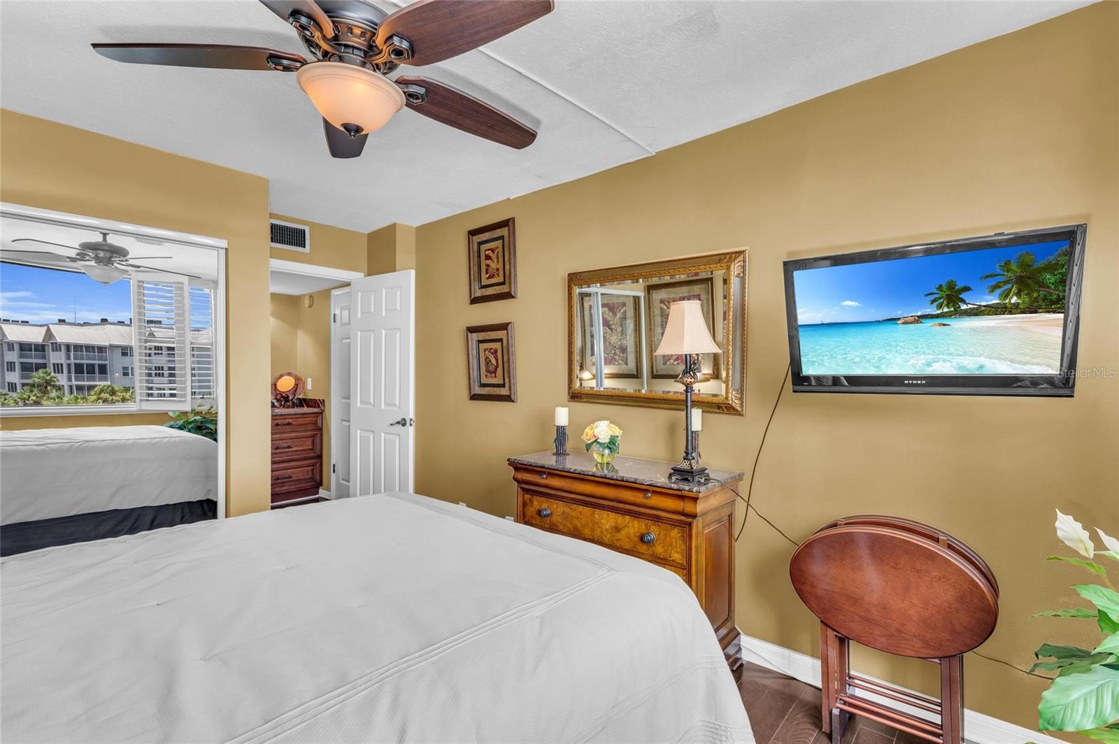 HARBOR TOWERS Y & R - Residential