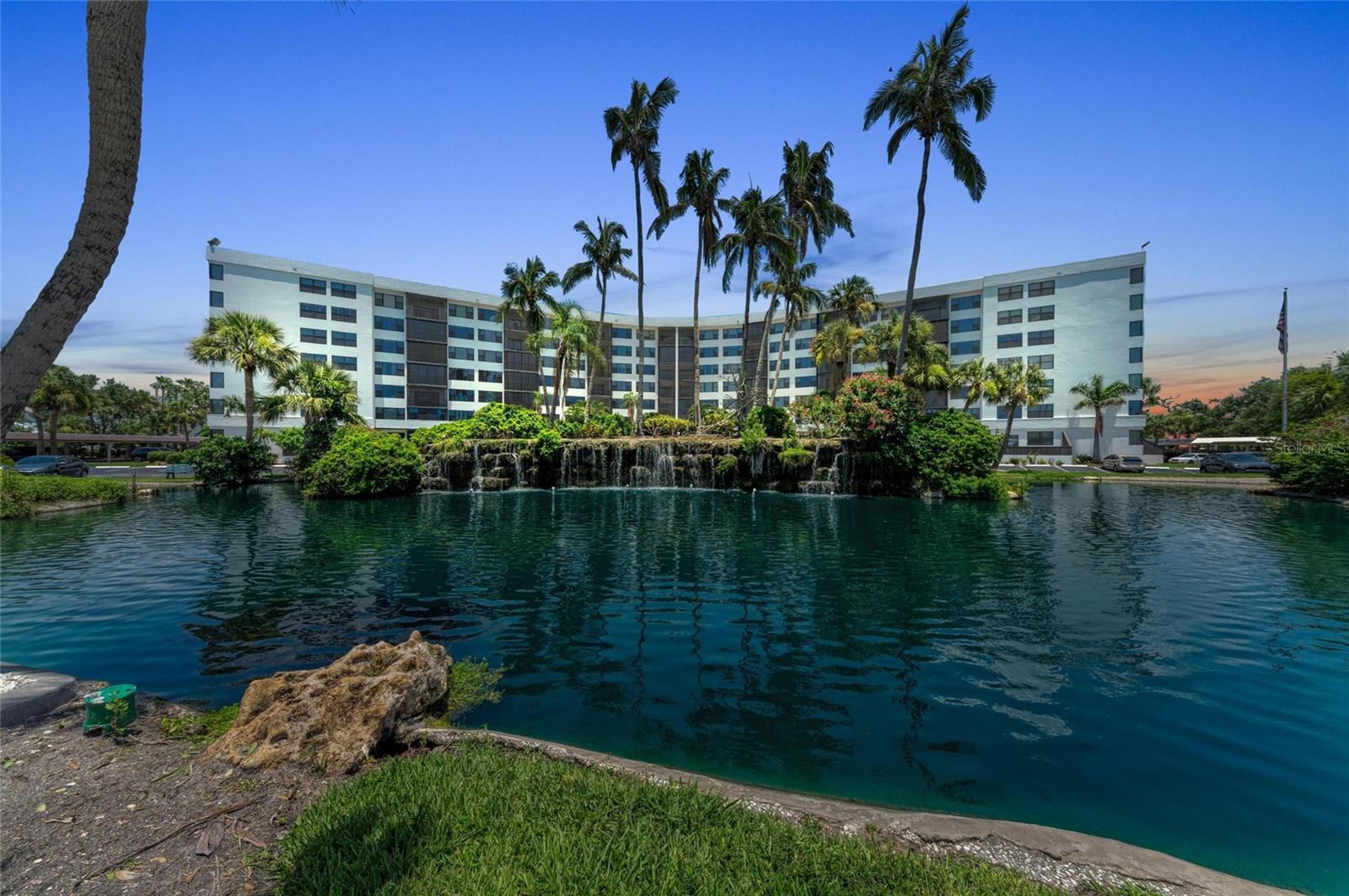 HARBOR TOWERS Y & R - Residential