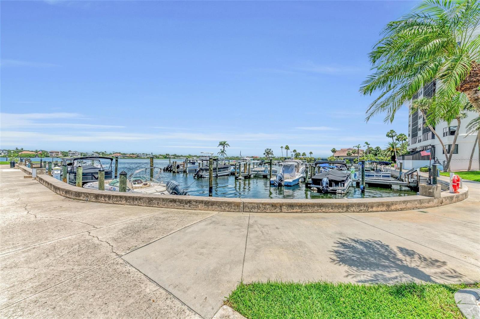 HARBOR TOWERS Y & R - Residential