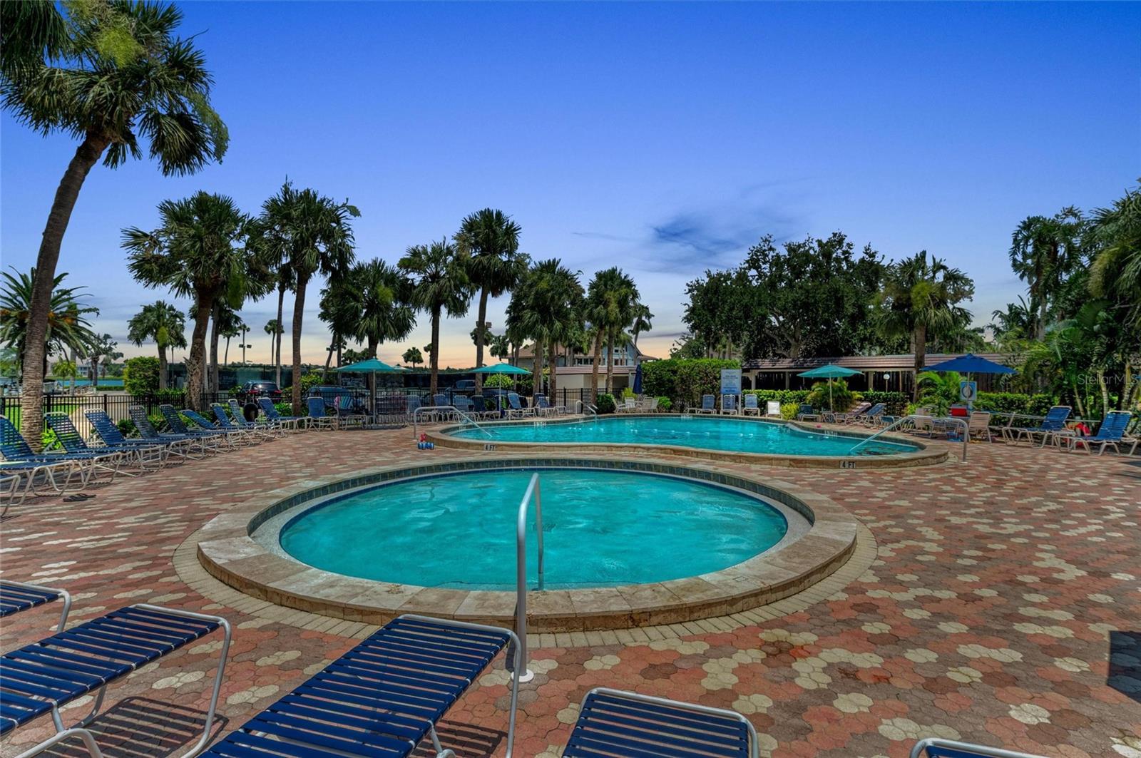 HARBOR TOWERS Y & R - Residential