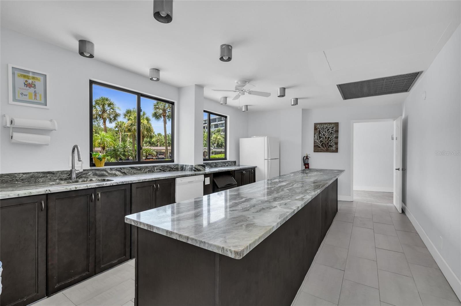 HARBOR TOWERS Y & R - Residential