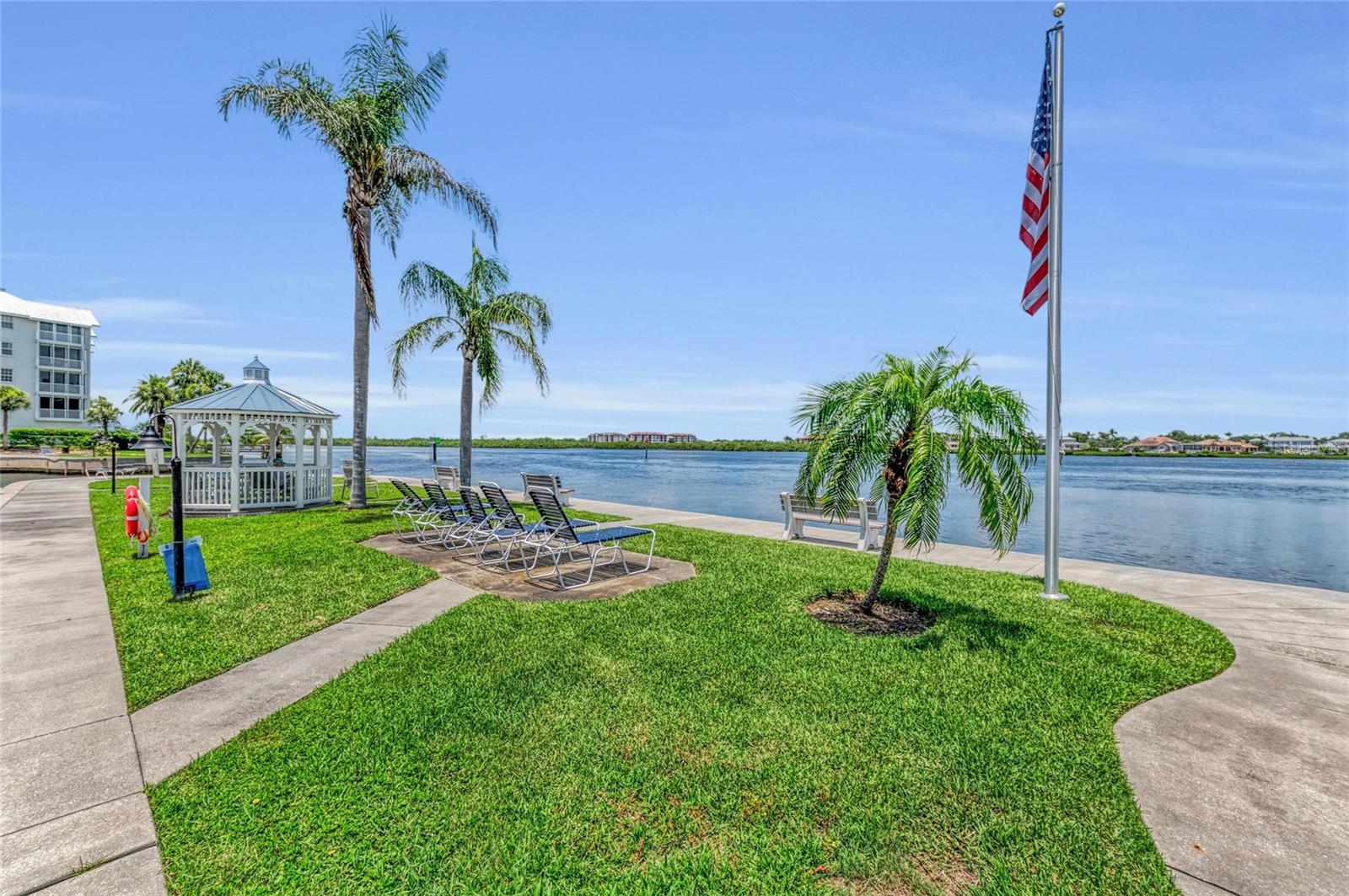 HARBOR TOWERS Y & R - Residential