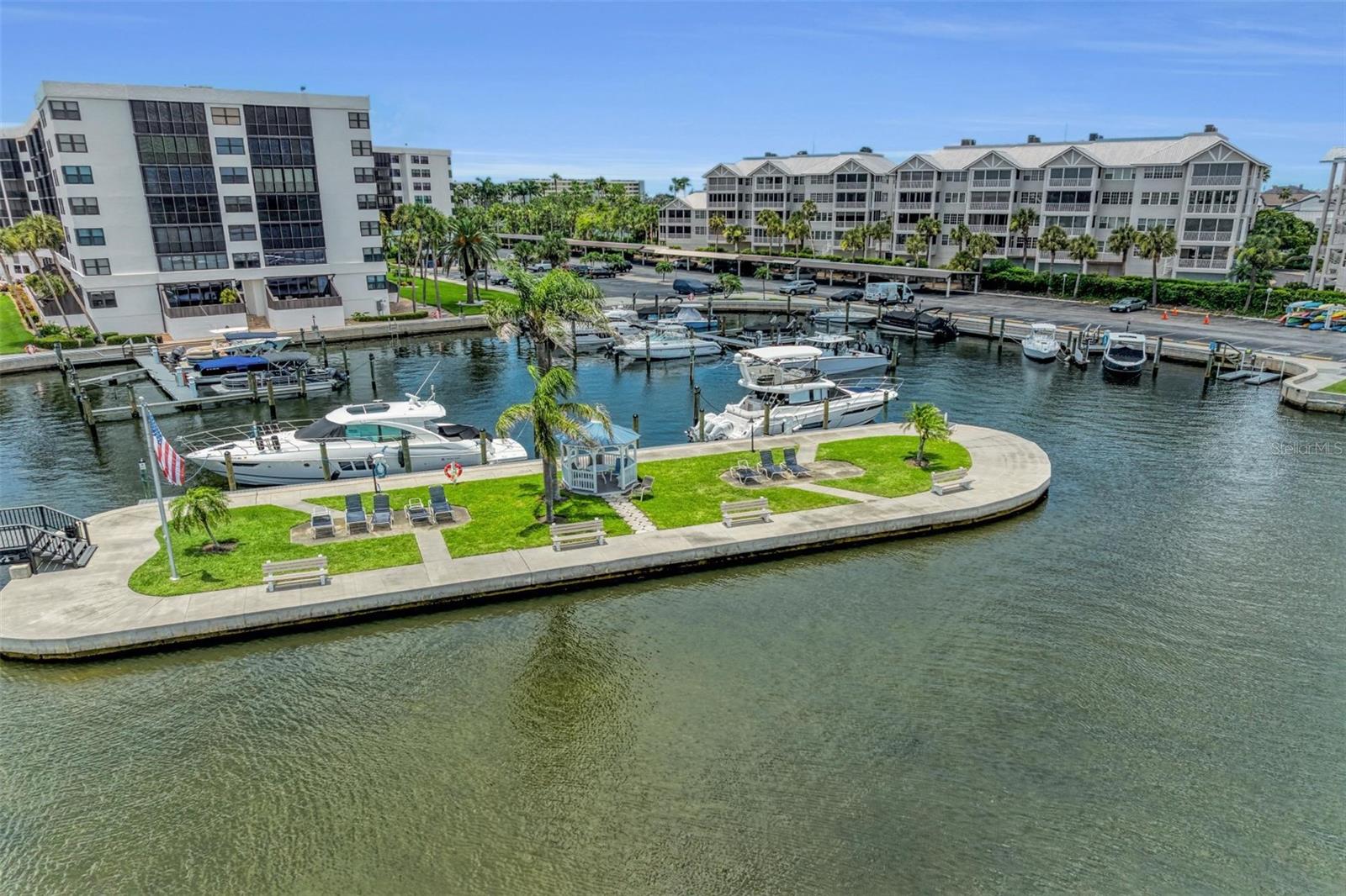 HARBOR TOWERS Y & R - Residential
