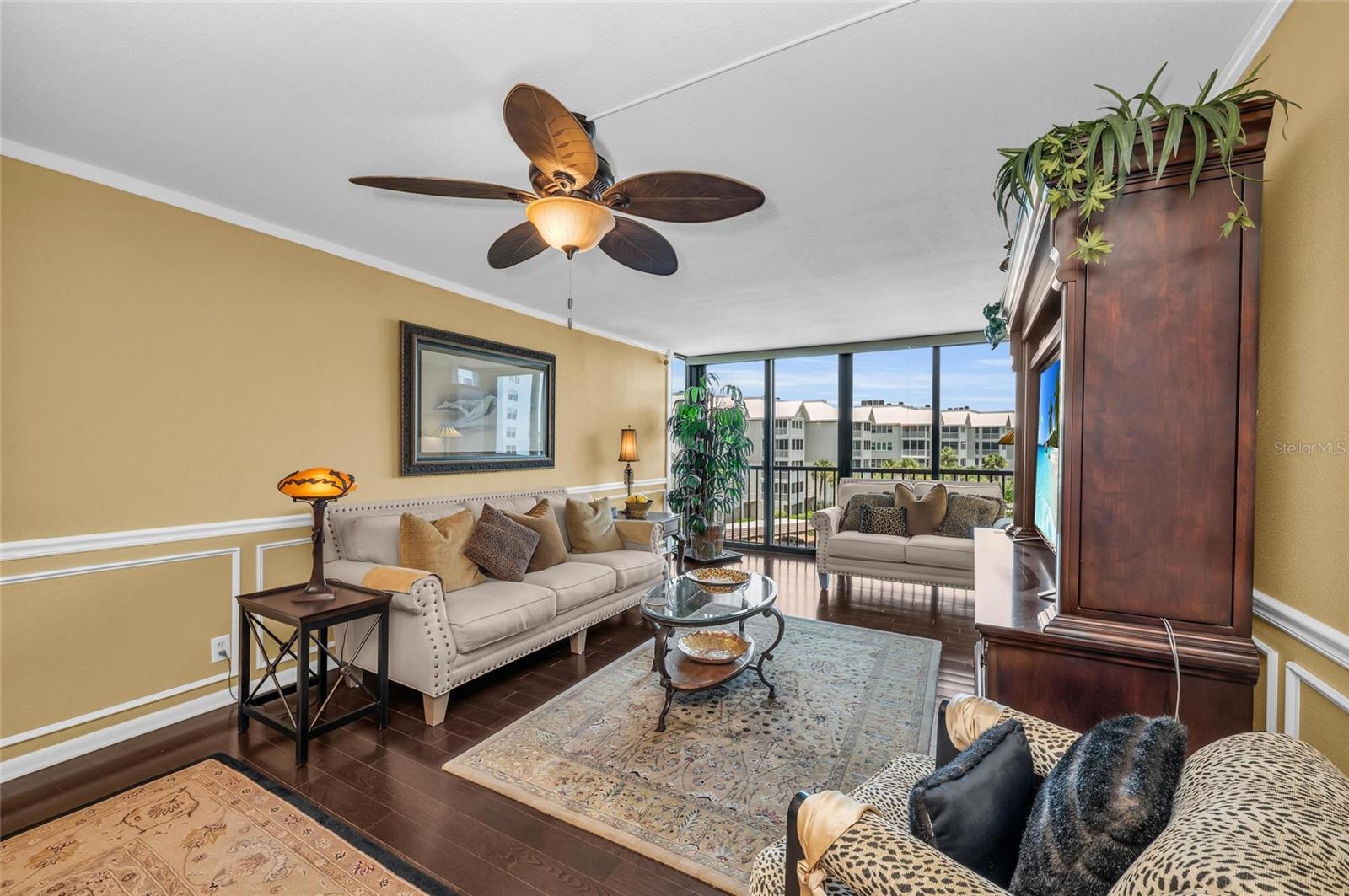HARBOR TOWERS Y & R - Residential