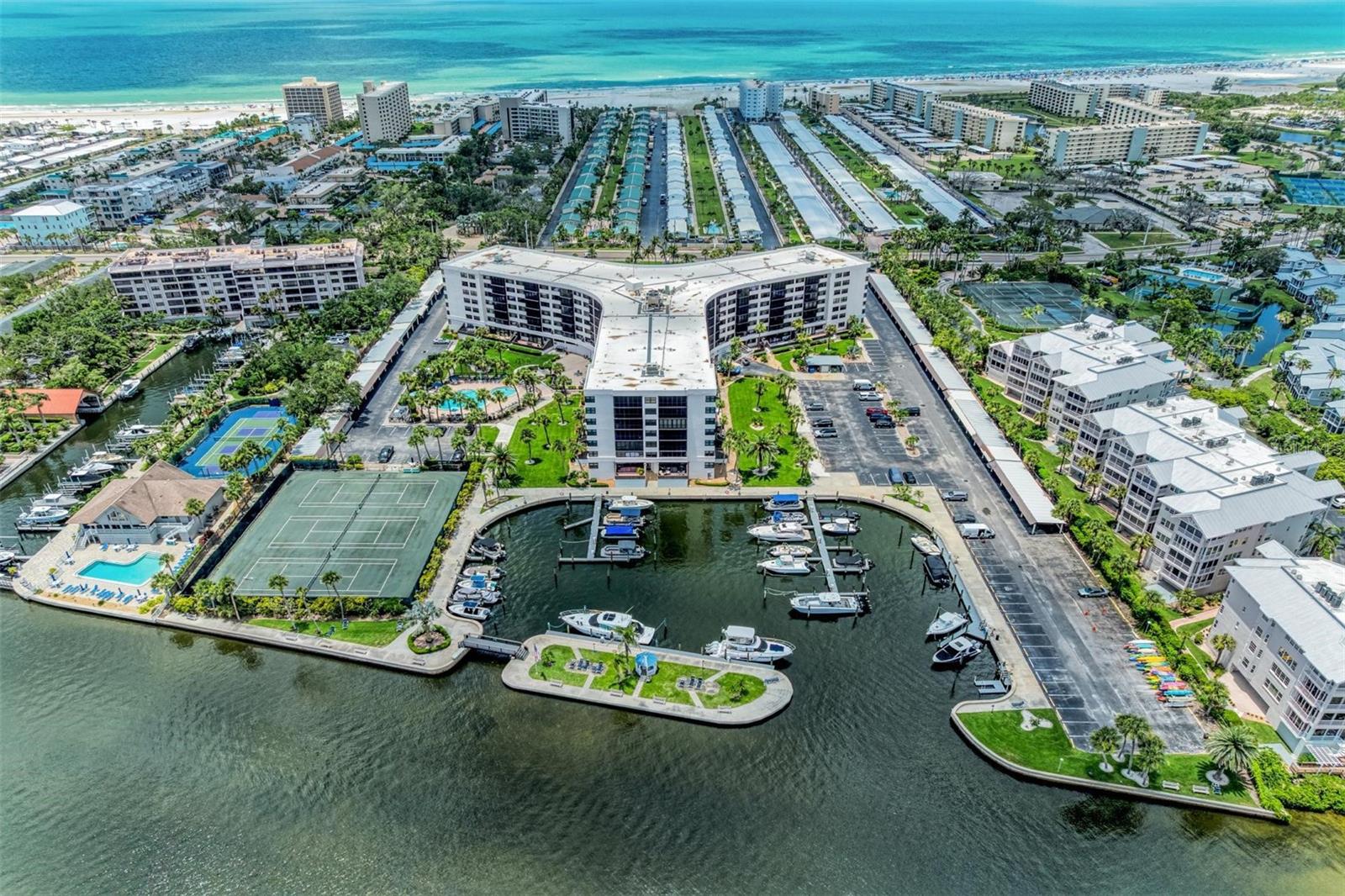 HARBOR TOWERS Y & R - Residential