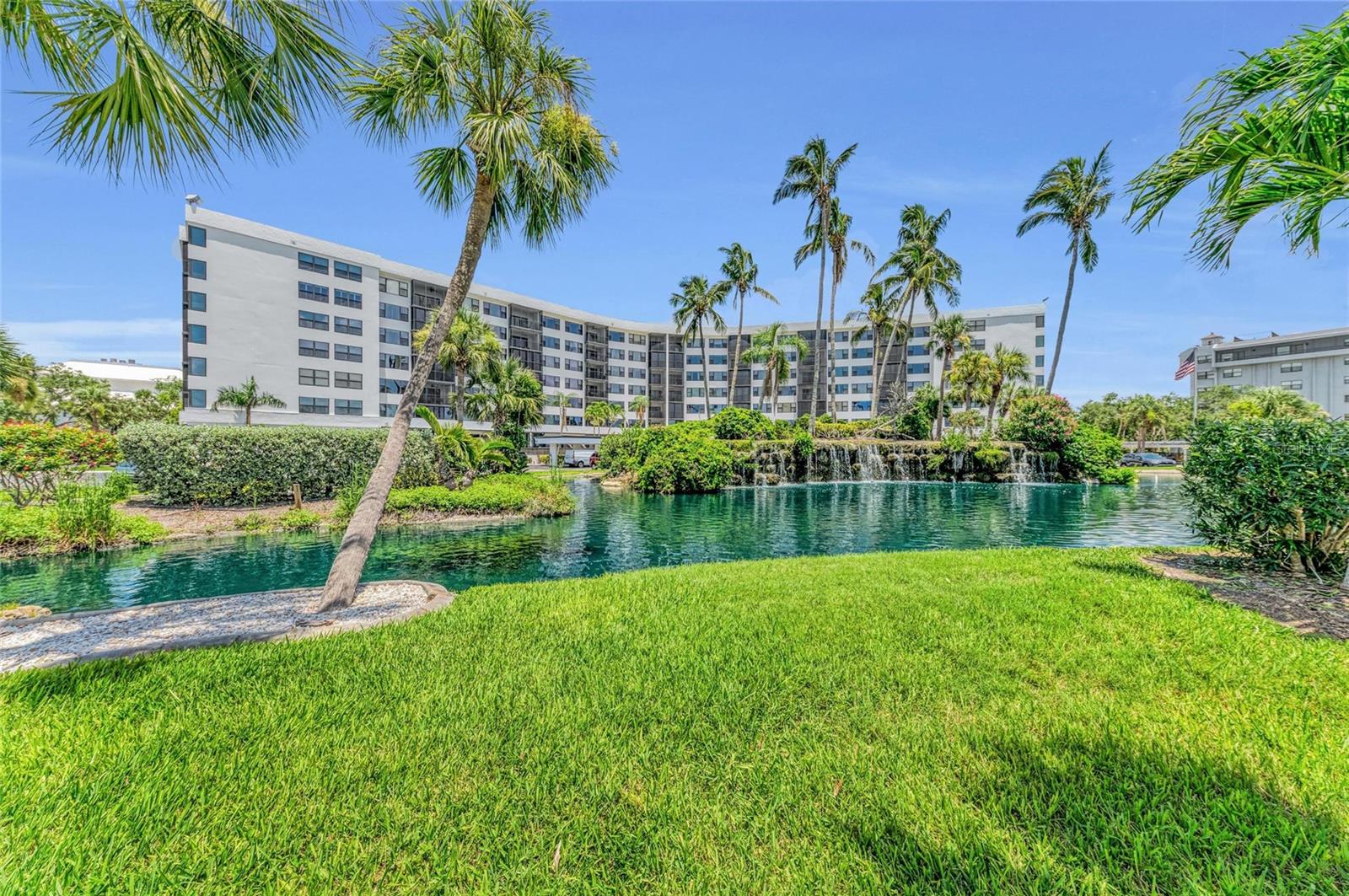 HARBOR TOWERS Y & R - Residential