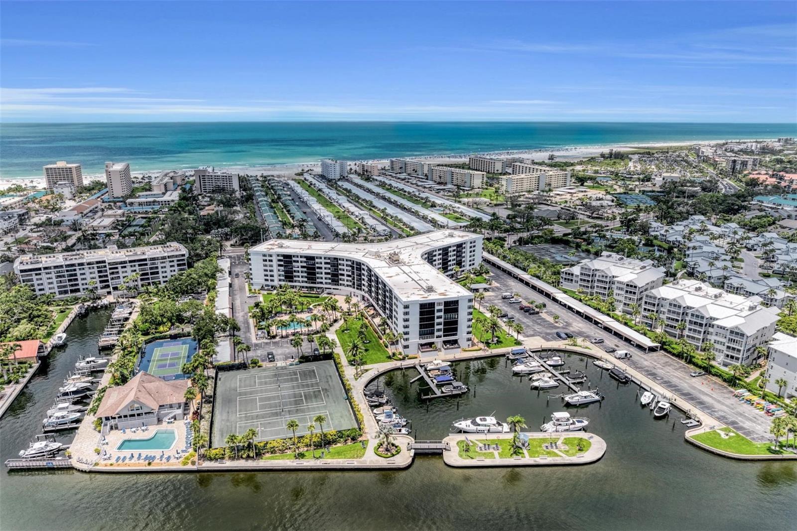 HARBOR TOWERS Y & R - Residential