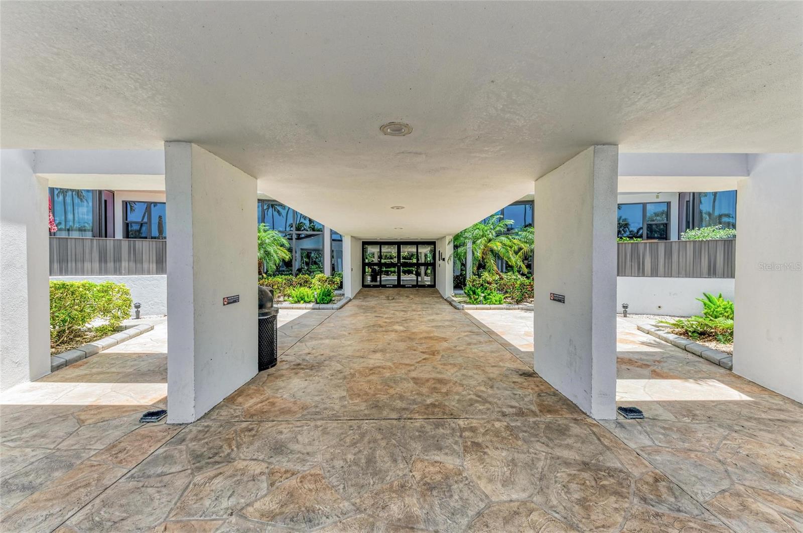 HARBOR TOWERS Y & R - Residential