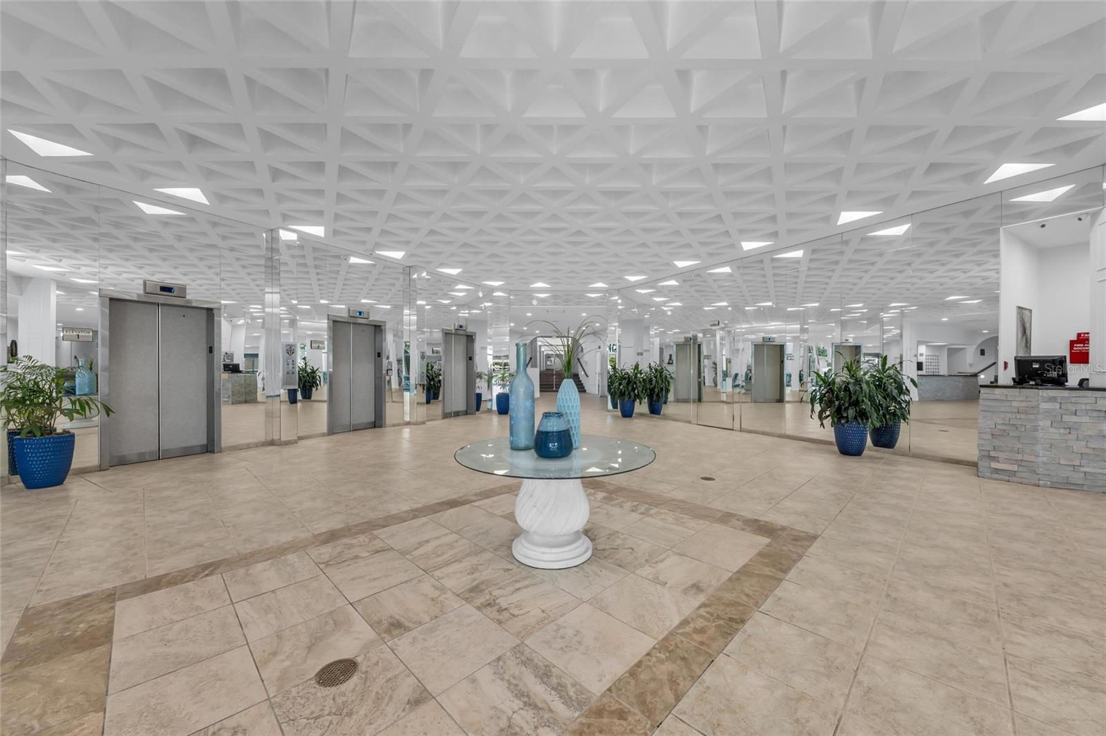 HARBOR TOWERS Y & R - Residential