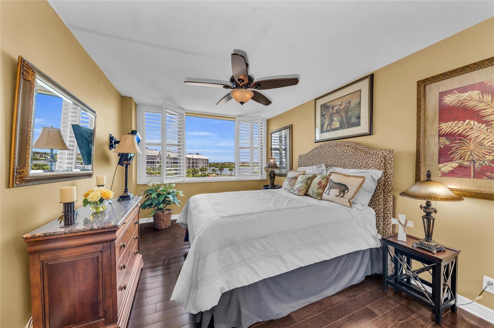 HARBOR TOWERS Y & R - Residential