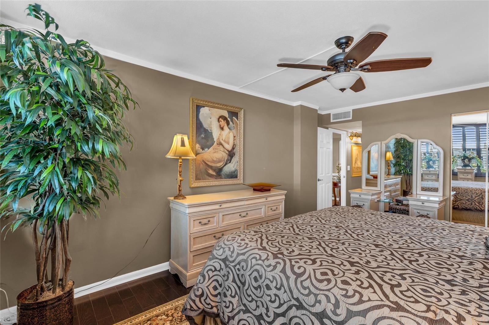 HARBOR TOWERS Y & R - Residential