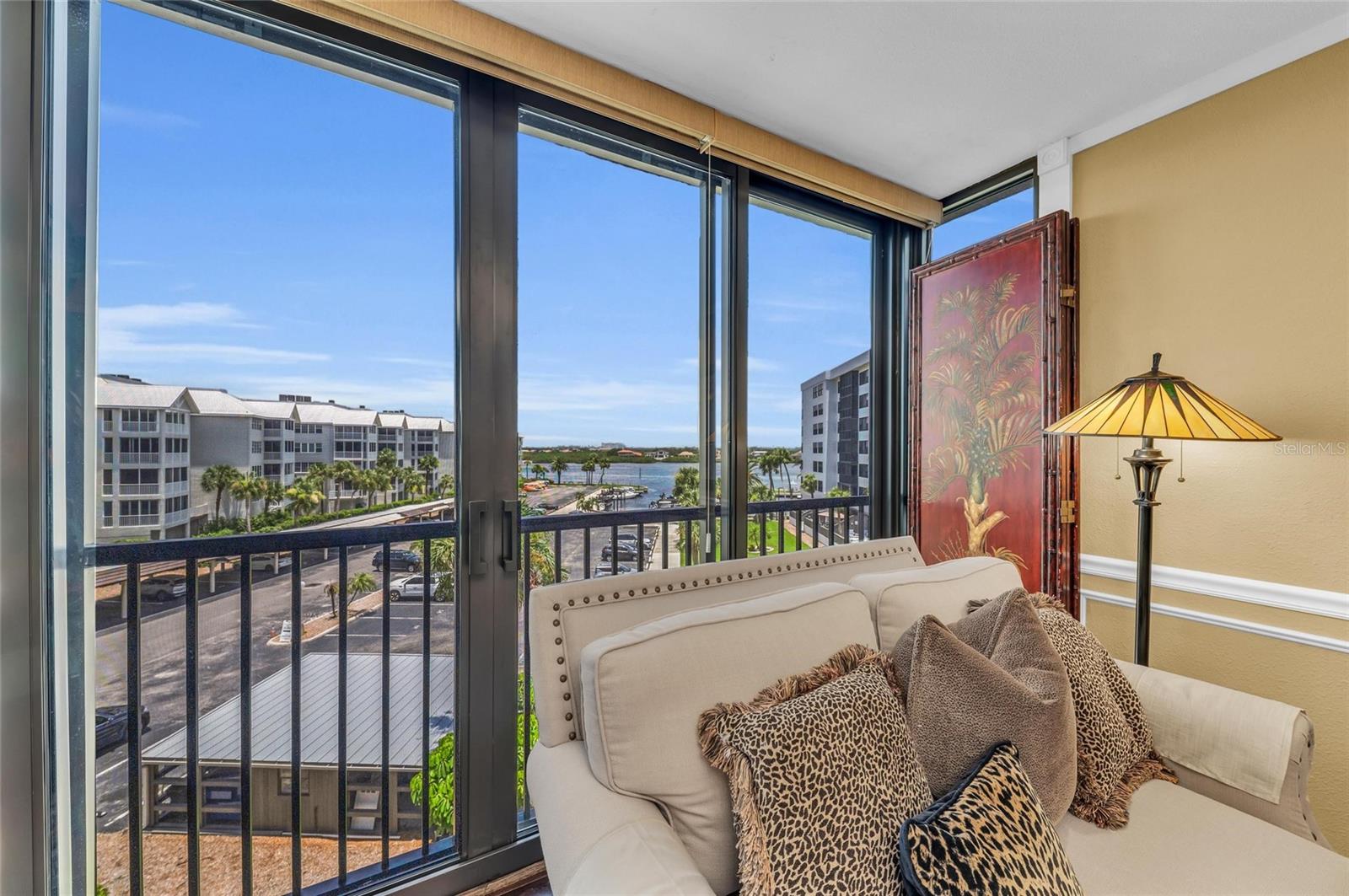 HARBOR TOWERS Y & R - Residential